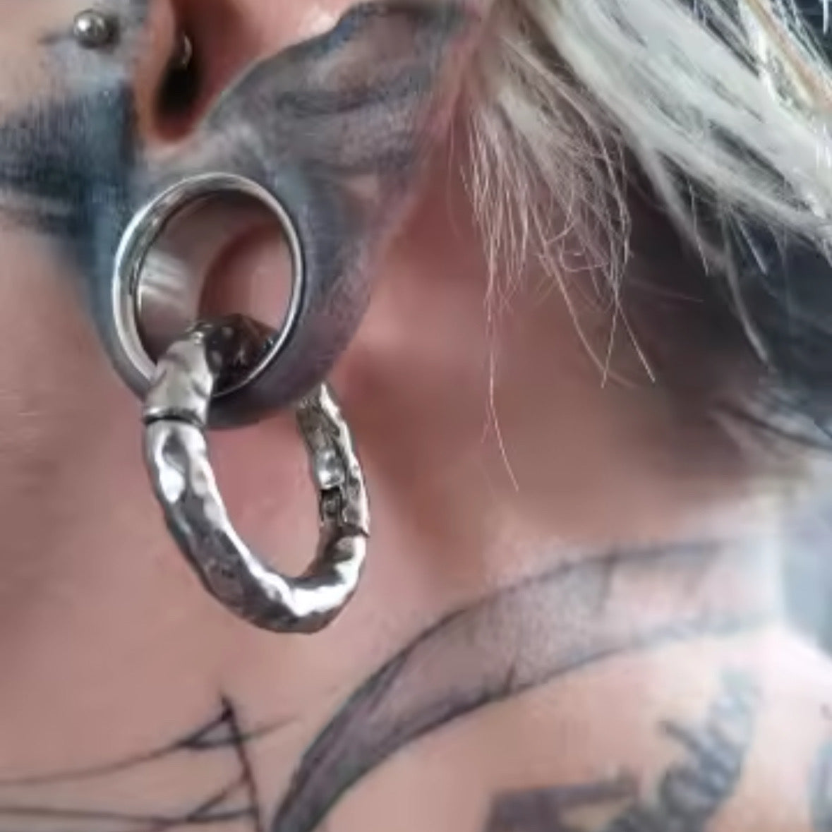 Hammered Circle Ear Weights | Magnetic Hoops