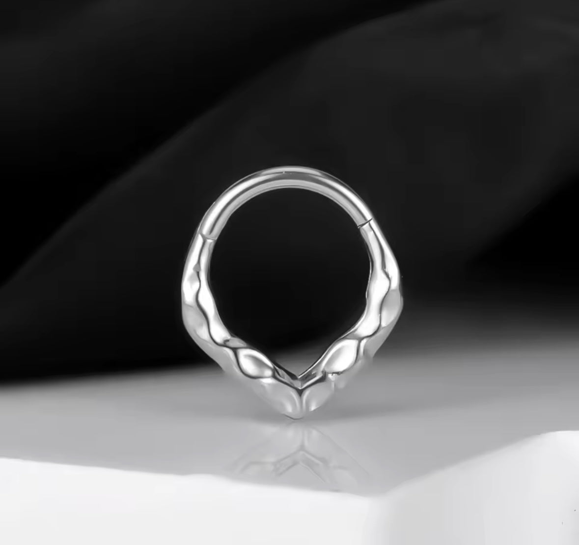 Hammered V Septum Ring | Stainless Steel Clicker