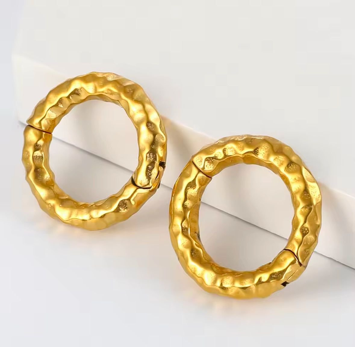Hammered Circle Ear Weights | Magnetic Hoops