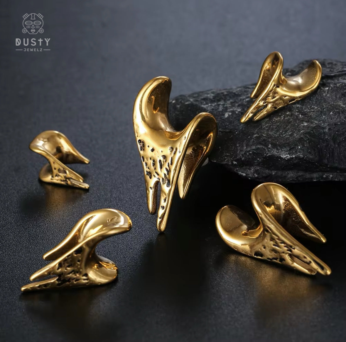 Textured Asymmetrical Triangle Saddle Spreader Plugs