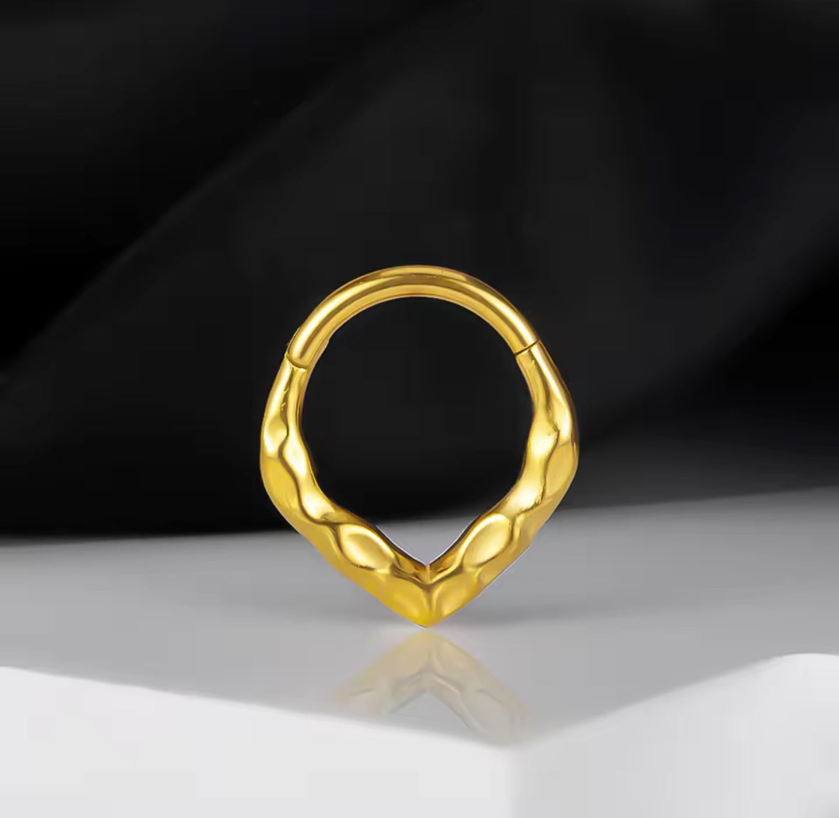 Hammered V Septum Ring | Stainless Steel Clicker