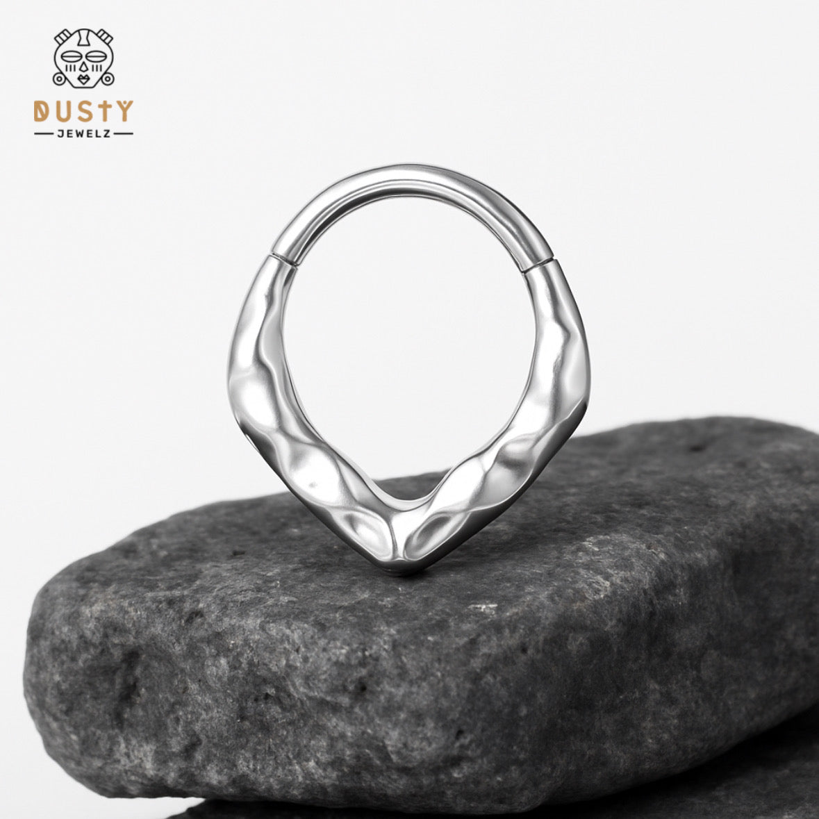 Hammered V Septum Ring | Stainless Steel Clicker