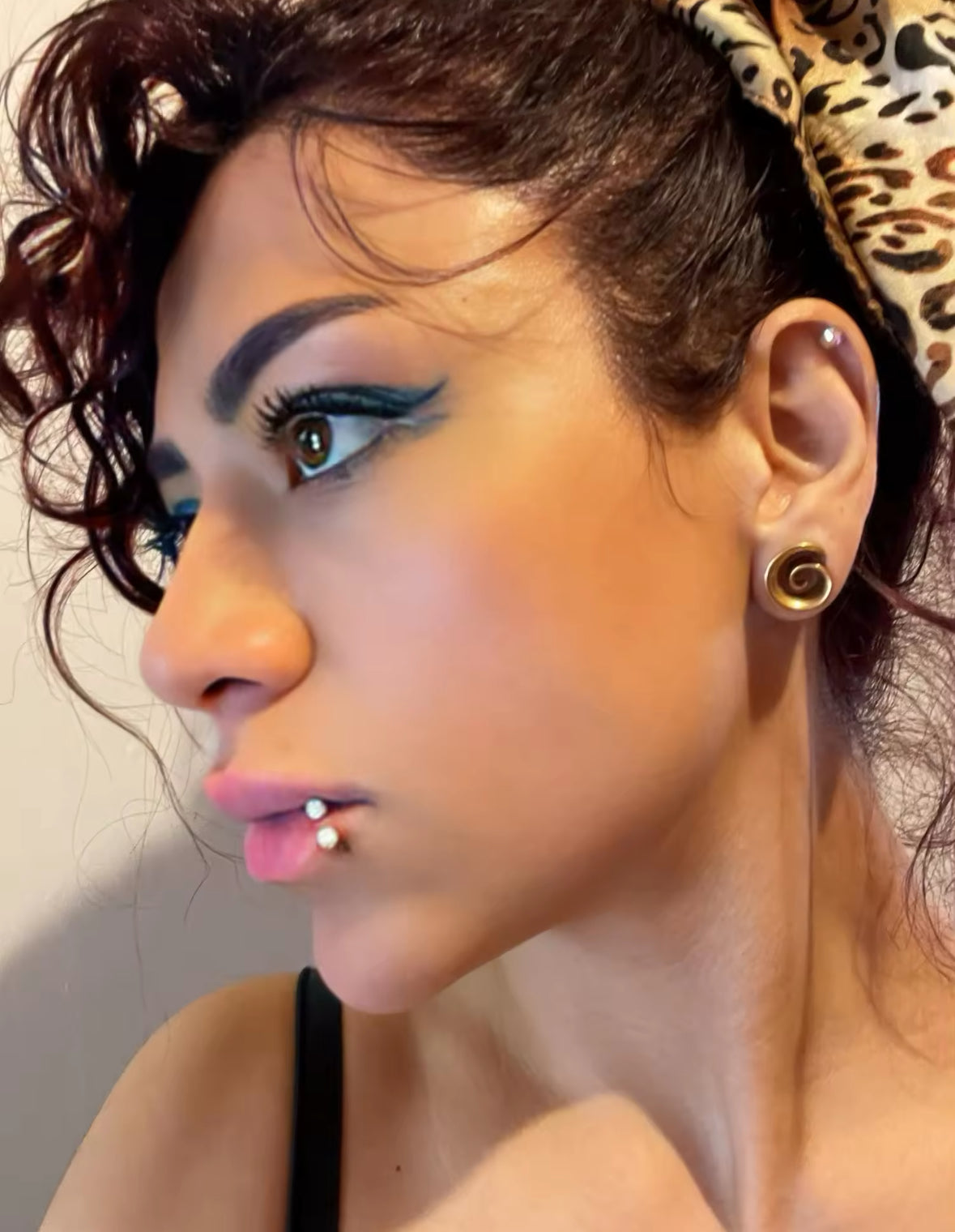 Swirl Ear Saddle Spreader | Spiral Steel Tunnels