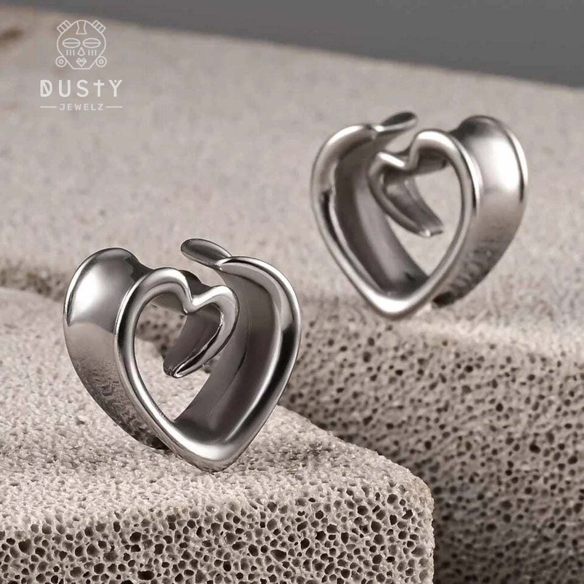 Swirl Heart Ear Saddle Spreader | Spiral Steel Tunnels - DustyJewelz