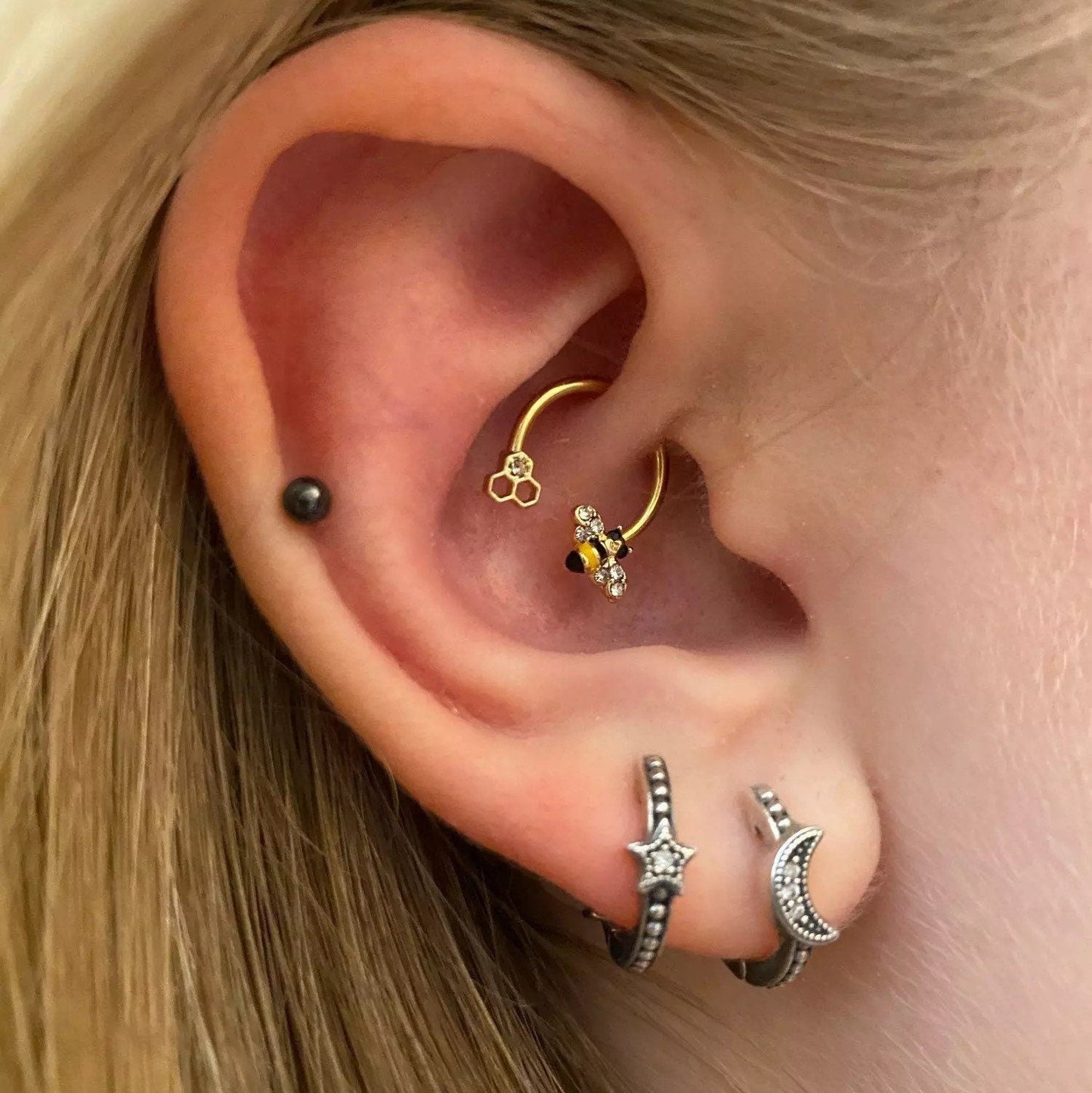 16G Bee Horseshoe Septum Ring | Cartilage Piercing - DustyJewelz