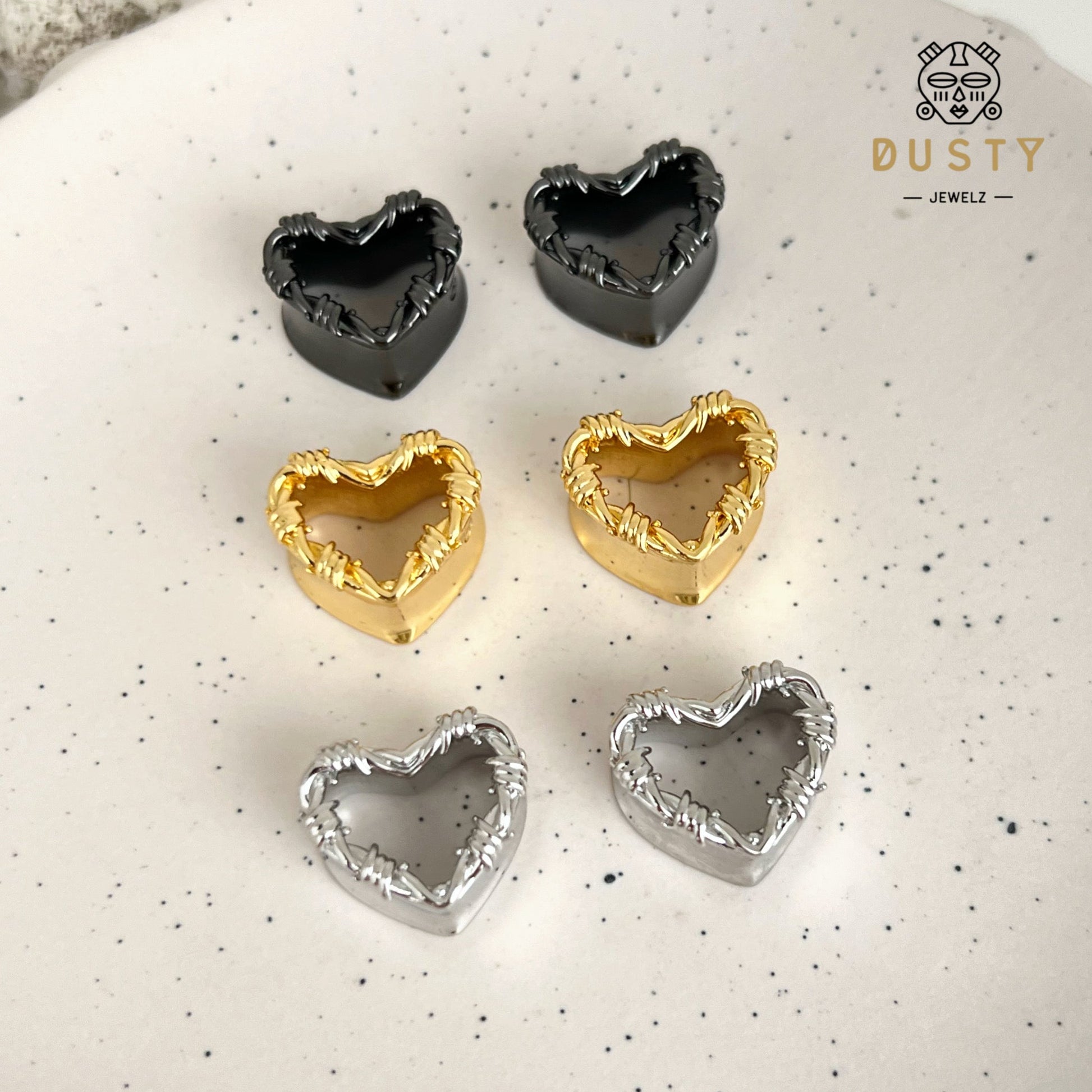 Barbed Wire Heart Ear Saddle Tunnels | Stainless Steel Plugs - DustyJewelz