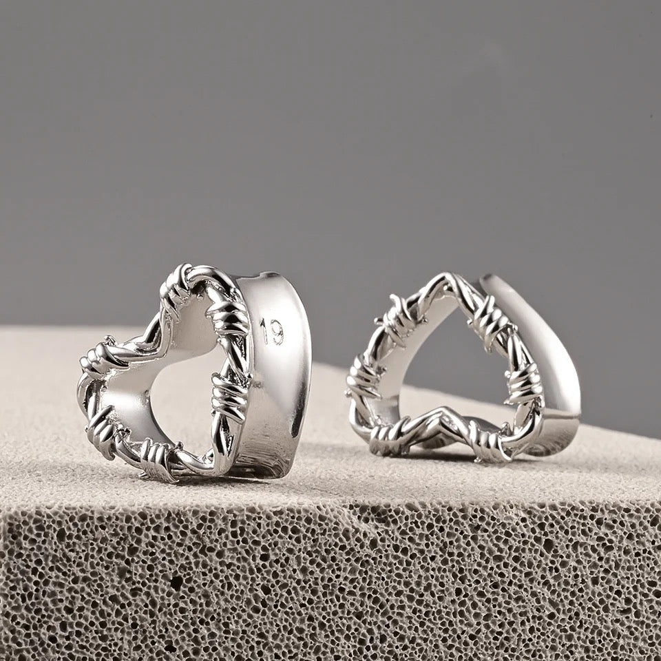 Barbed Wire Heart Ear Saddle Tunnels | Stainless Steel Plugs - DustyJewelz