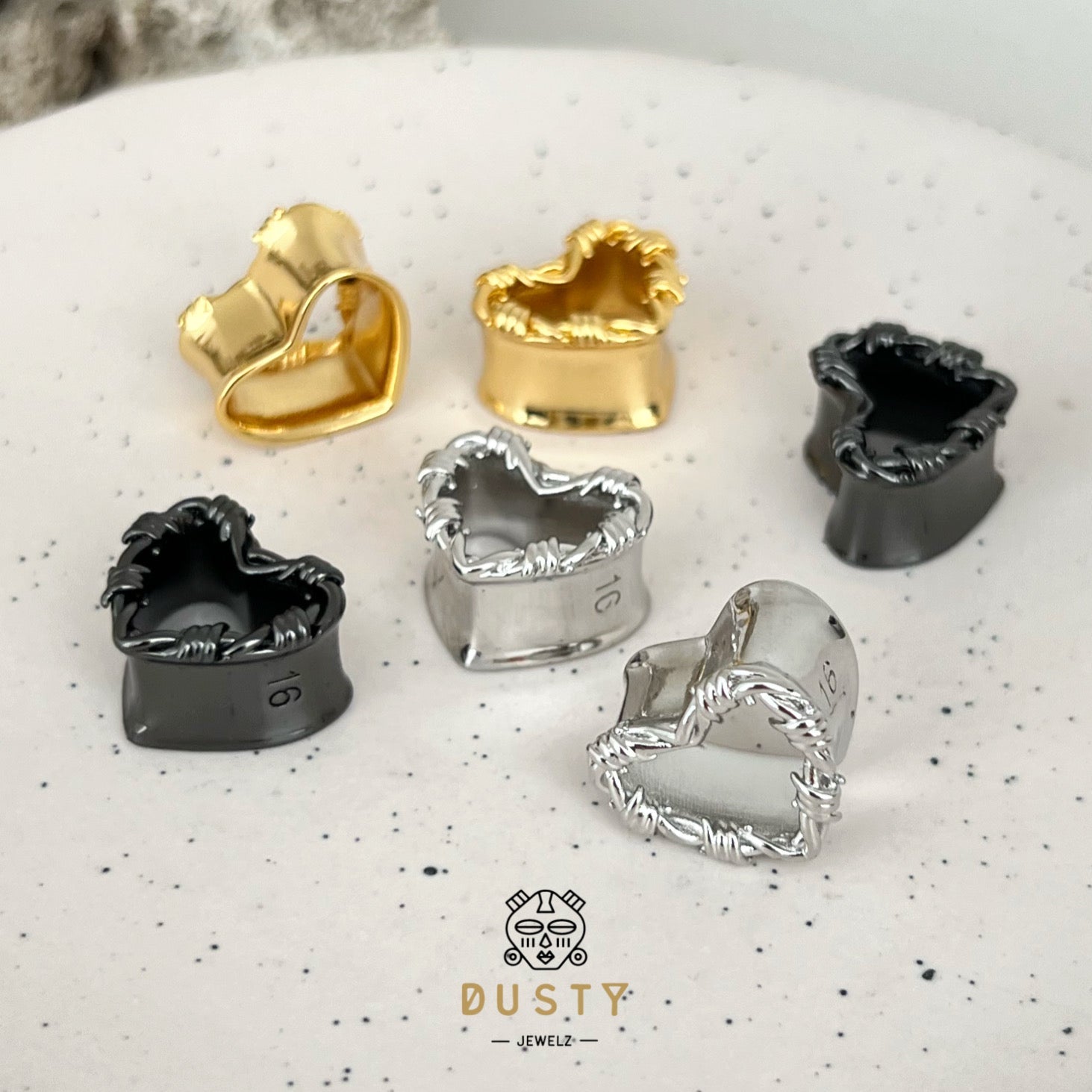 Barbed Wire Heart Ear Saddle Tunnels | Stainless Steel Plugs - DustyJewelz