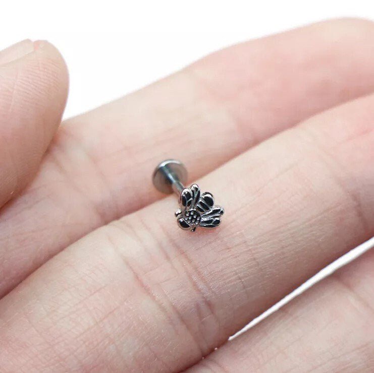 Bee Labret Stud | Medusa Piercing | 16g Surgical Steel - DustyJewelz