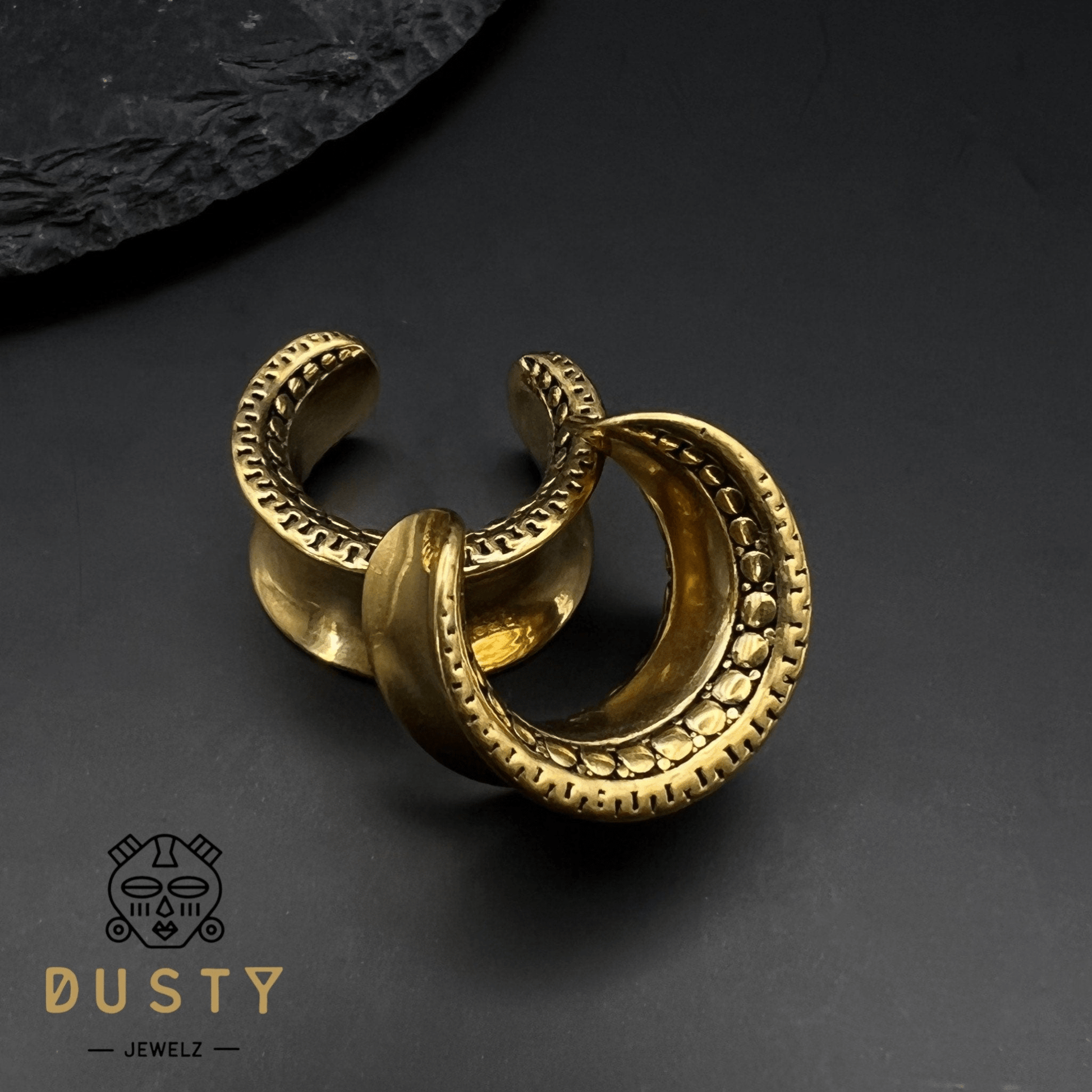 Carved Ear Saddle Spreader | Crescent Steel Platform Hanger - DustyJewelz