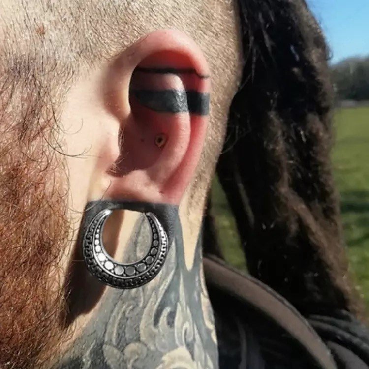 Carved Ear Saddle Spreader | Crescent Steel Platform Hanger - DustyJewelz