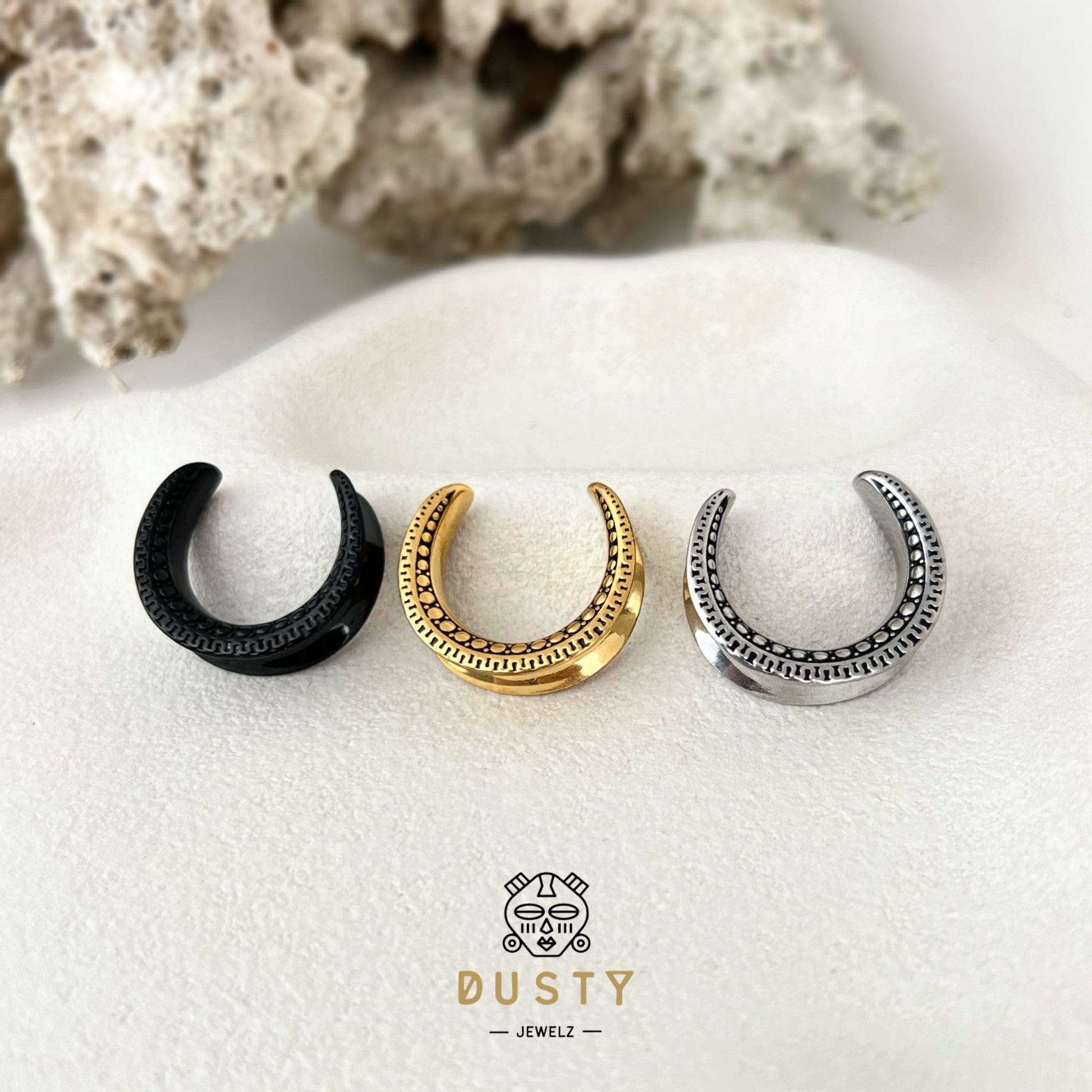 Carved Ear Saddle Spreader | Crescent Steel Platform Hanger - DustyJewelz