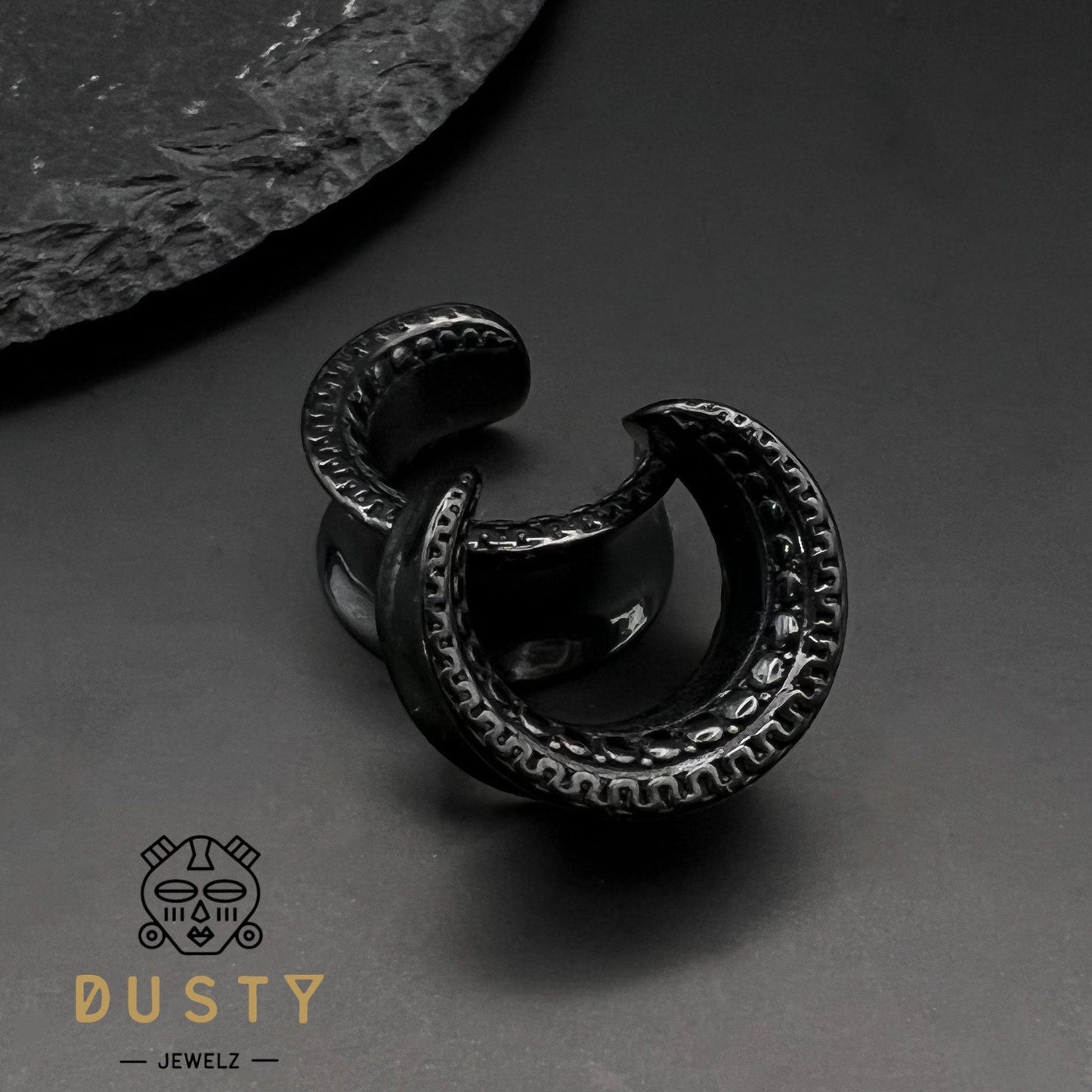 Carved Ear Saddle Spreader | Crescent Steel Platform Hanger - DustyJewelz