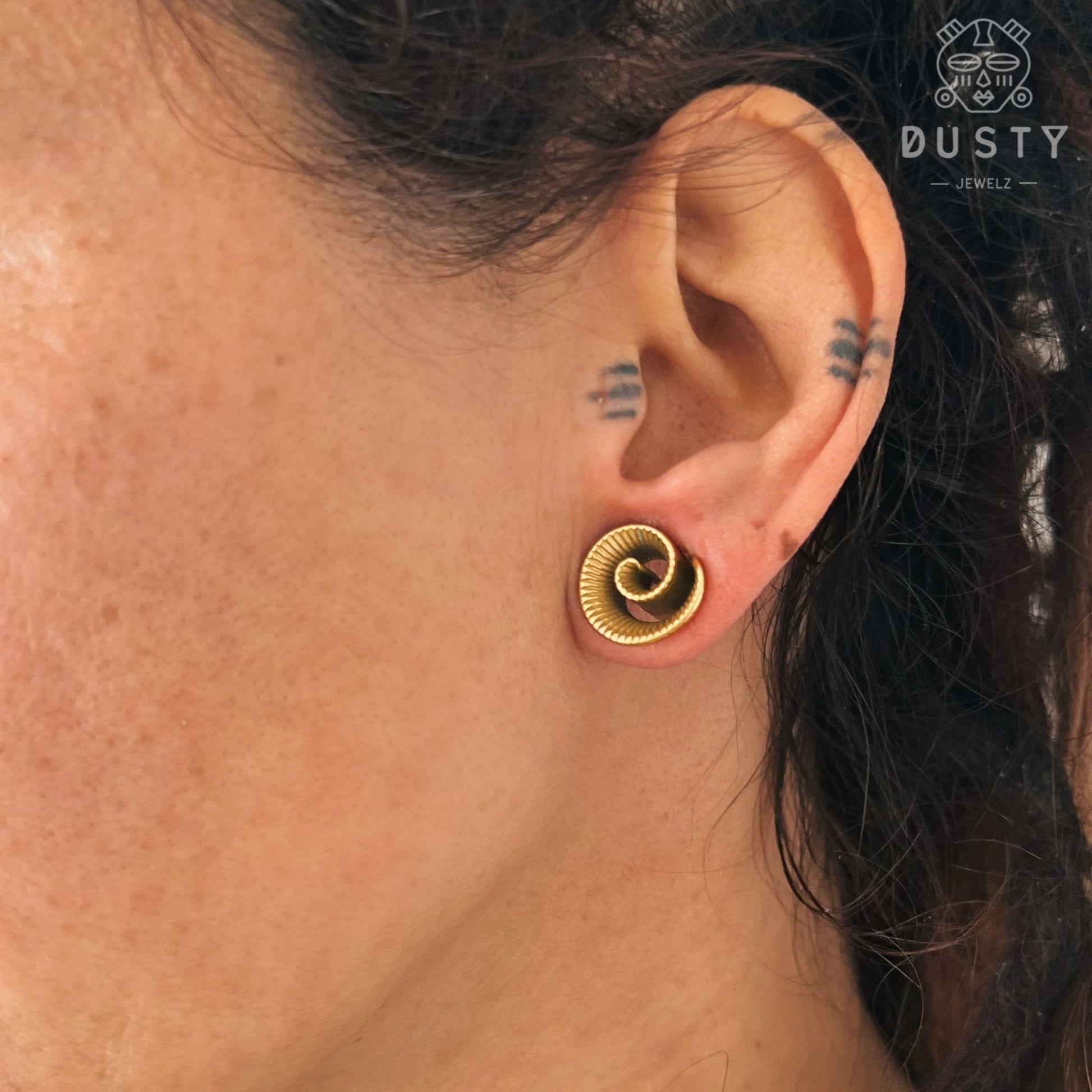 Carved Swirl Ear Saddle Spreader | Spiral Steel Tunnels - DustyJewelz