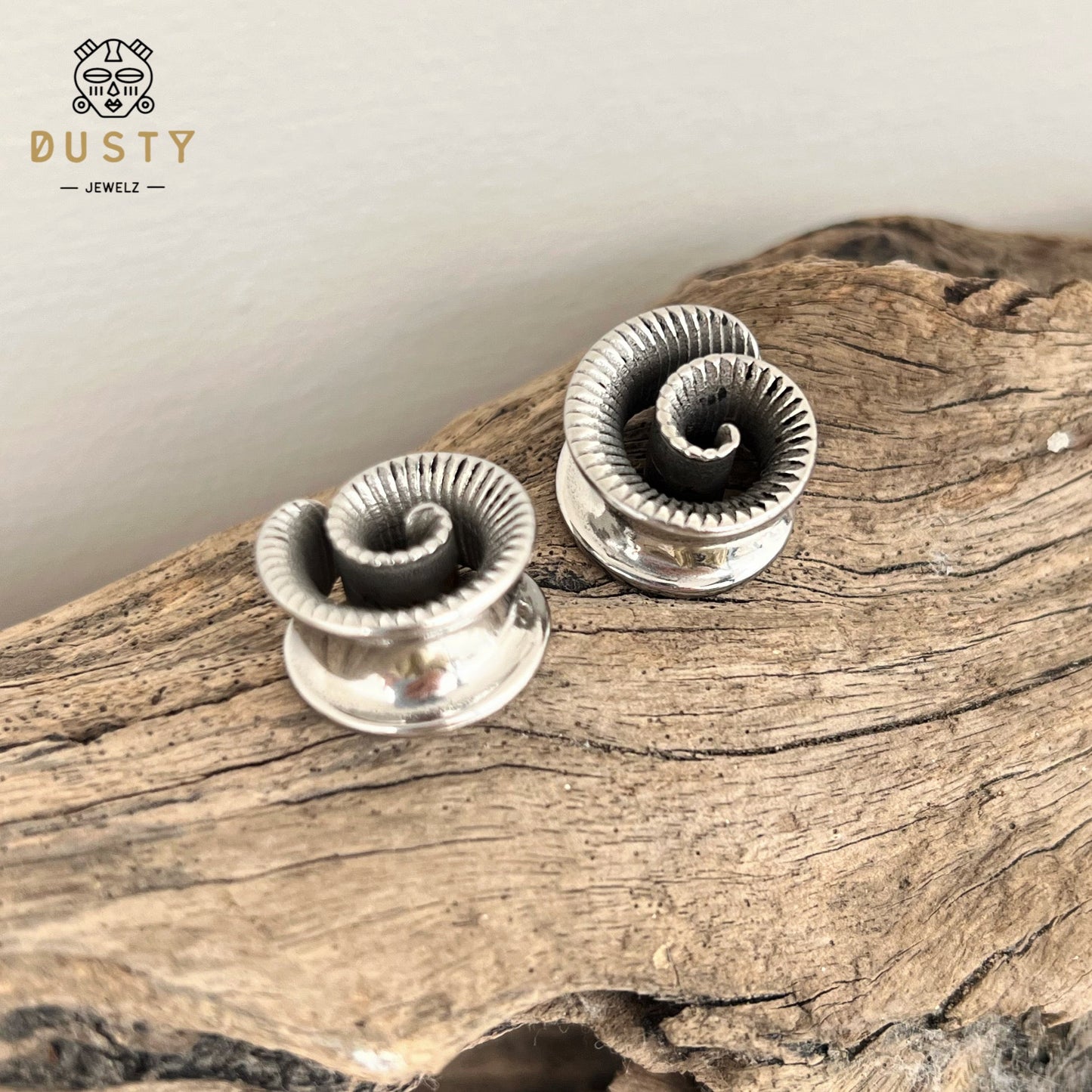 Carved Swirl Ear Saddle Spreader | Spiral Steel Tunnels - DustyJewelz