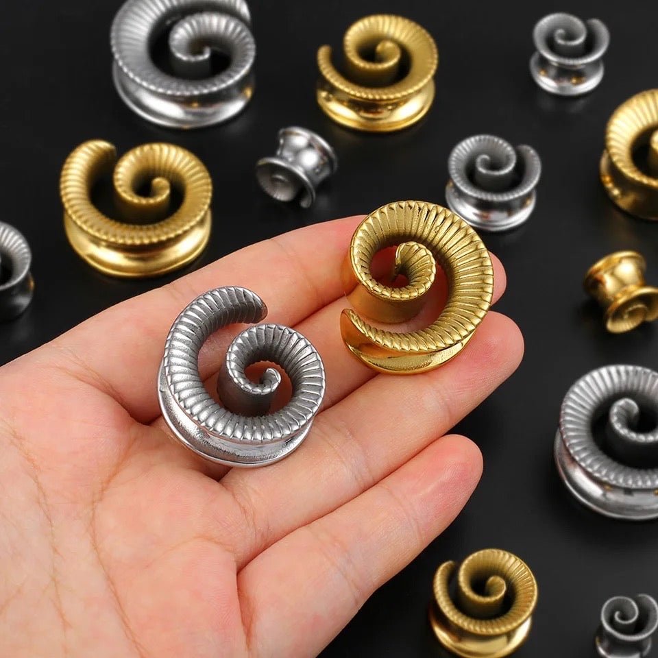 Carved Swirl Ear Saddle Spreader | Spiral Steel Tunnels - DustyJewelz