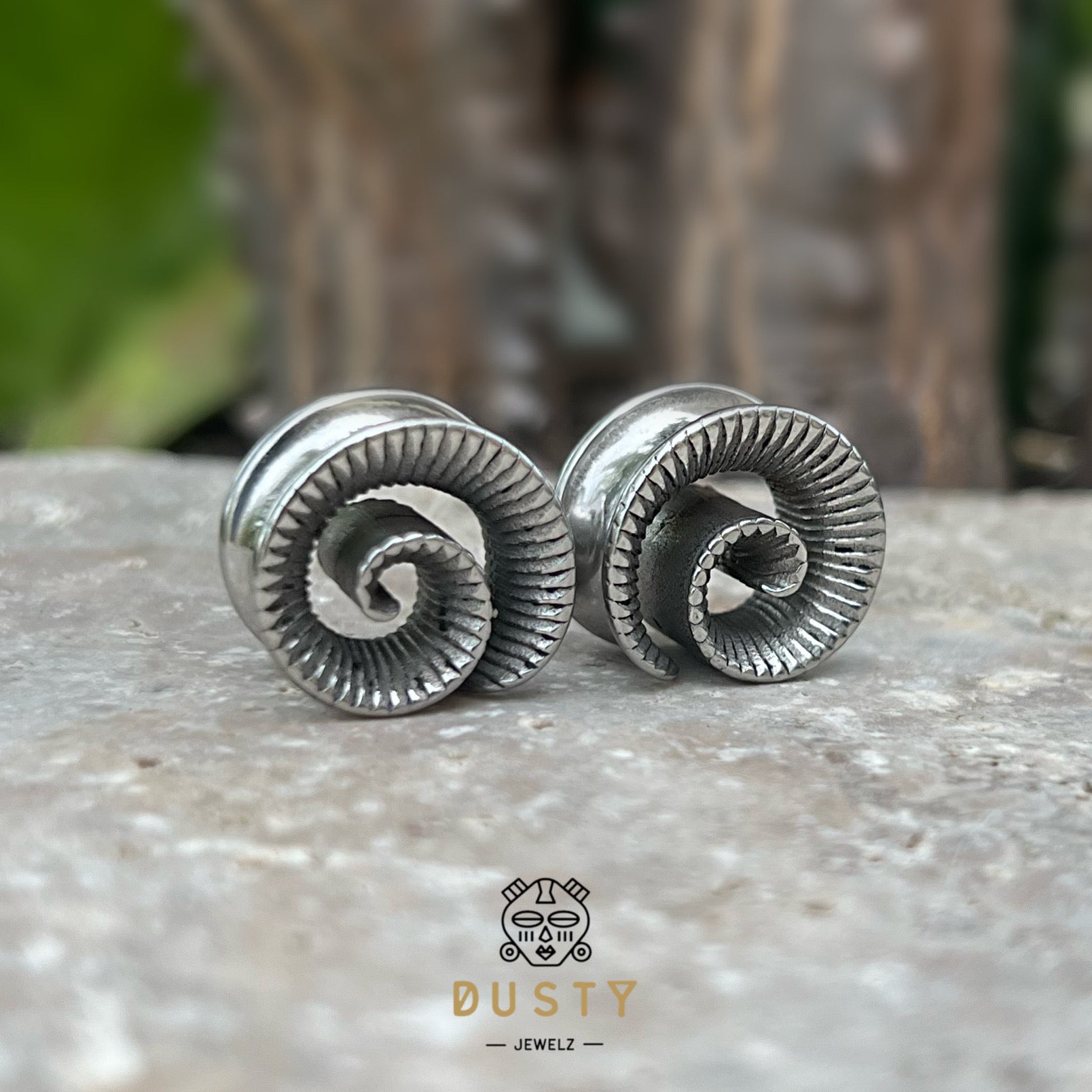 Carved Swirl Ear Saddle Spreader | Spiral Steel Tunnels - DustyJewelz