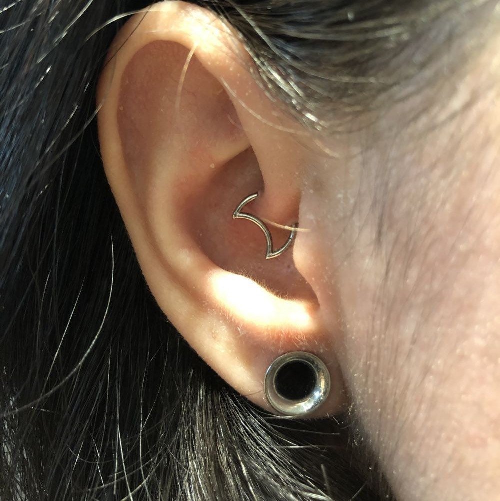 Crescent Moon Clicker Ring - DustyJewelz