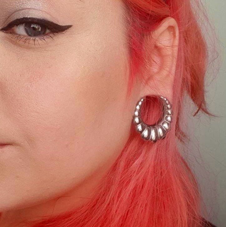 Croissant Saddle Plugs | Spreaders - DustyJewelz