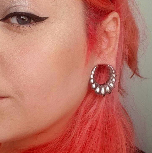 Croissant Saddle Plugs | Spreaders - DustyJewelz