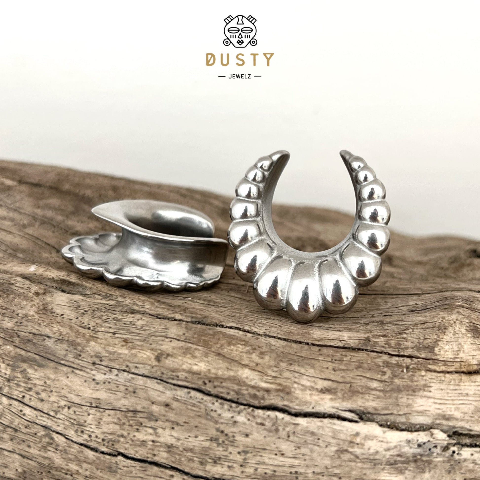 Croissant Saddle Plugs | Spreaders - DustyJewelz