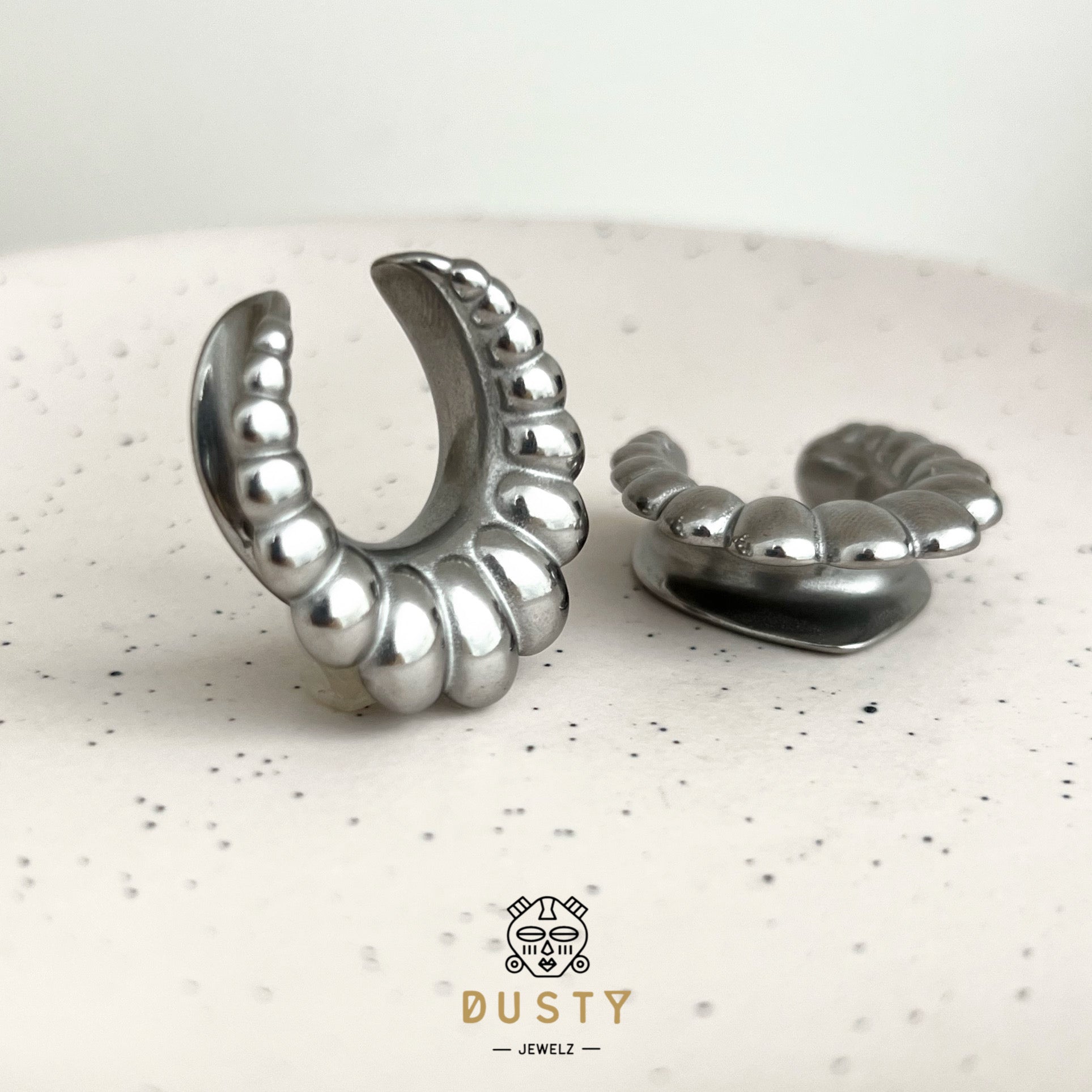 Croissant Saddle Plugs | Spreaders - DustyJewelz