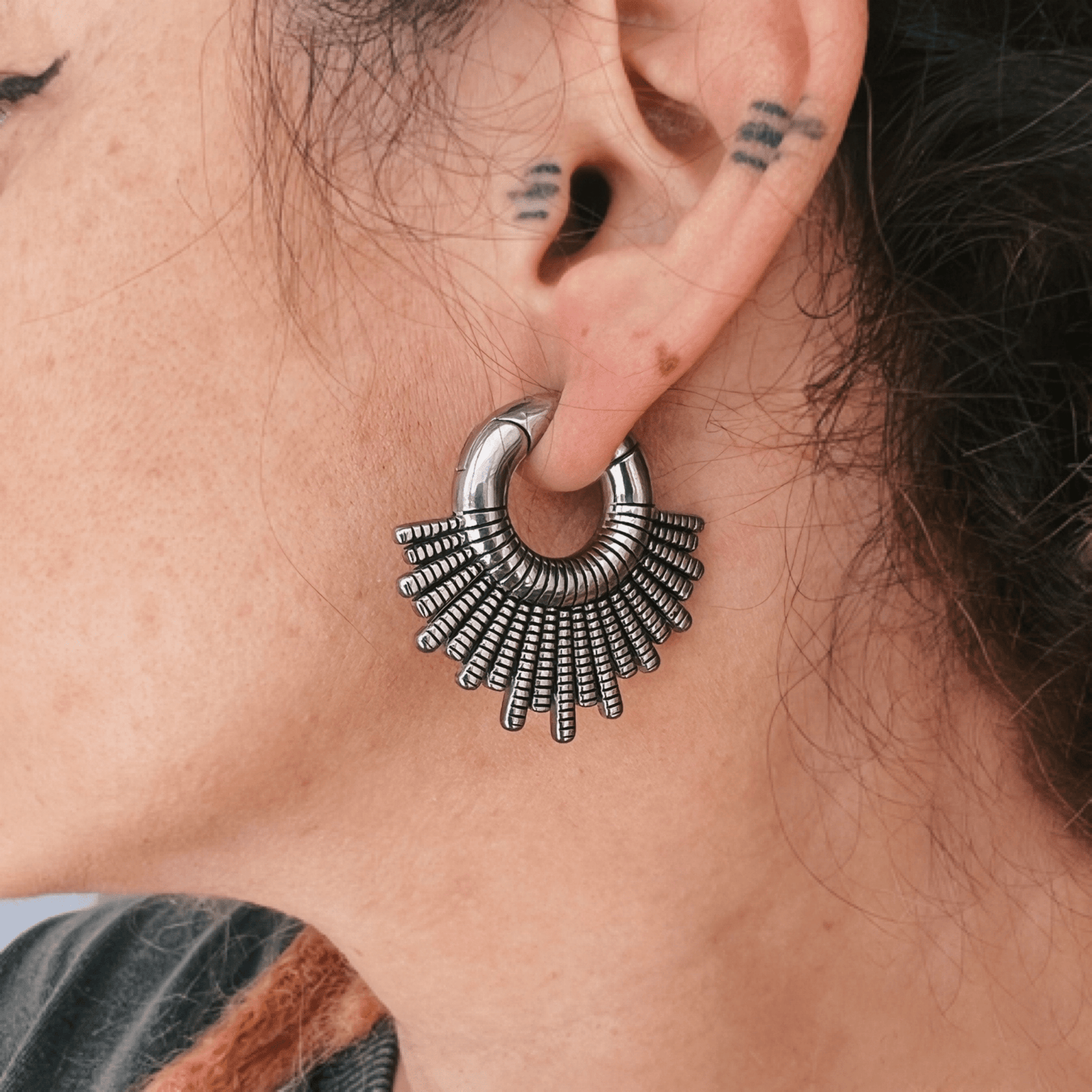 Fan Circle Ear Weights | Magnetic Hoops