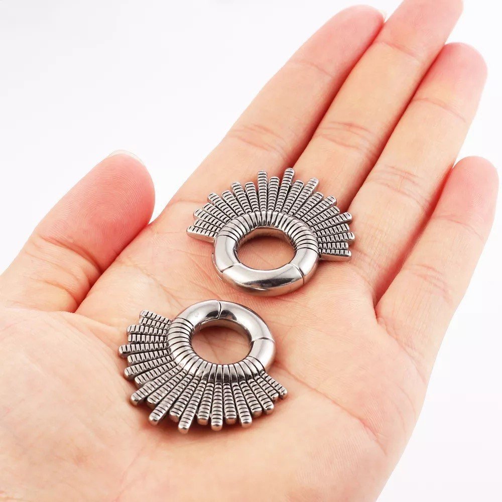 Fan Circle Ear Weights | Magnetic Hoops
