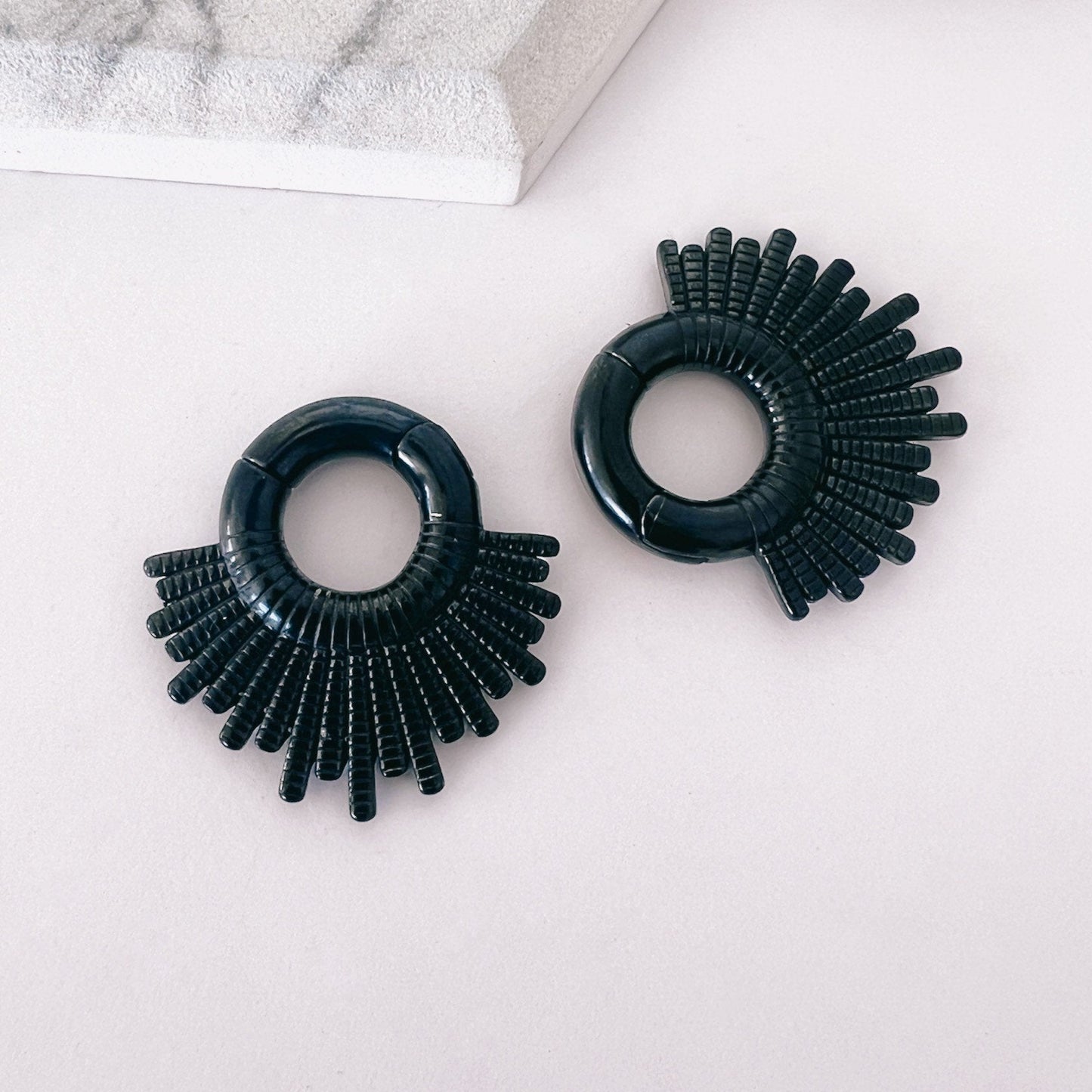 Fan Circle Ear Weights | Magnetic Hoops