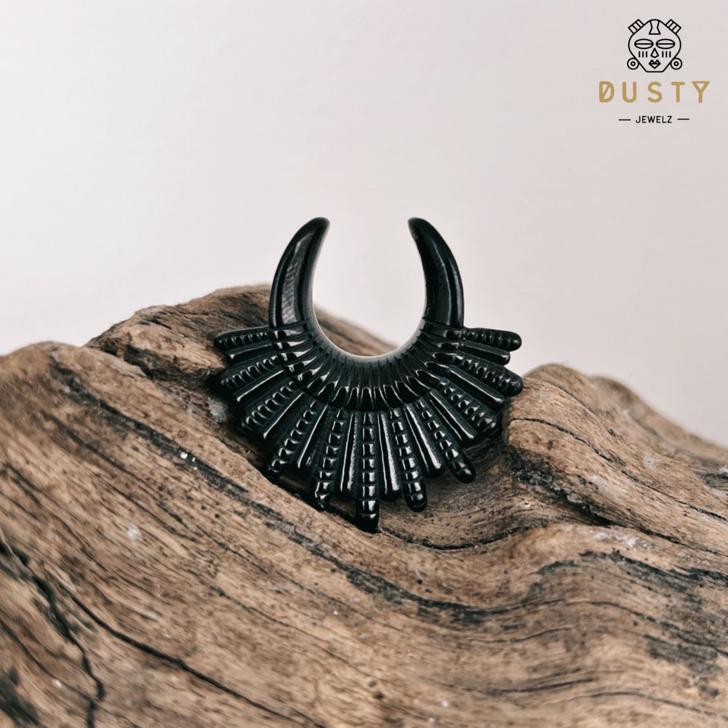 Carved Fan Ear Saddle Spreader | Saddles | Lobe Hanger