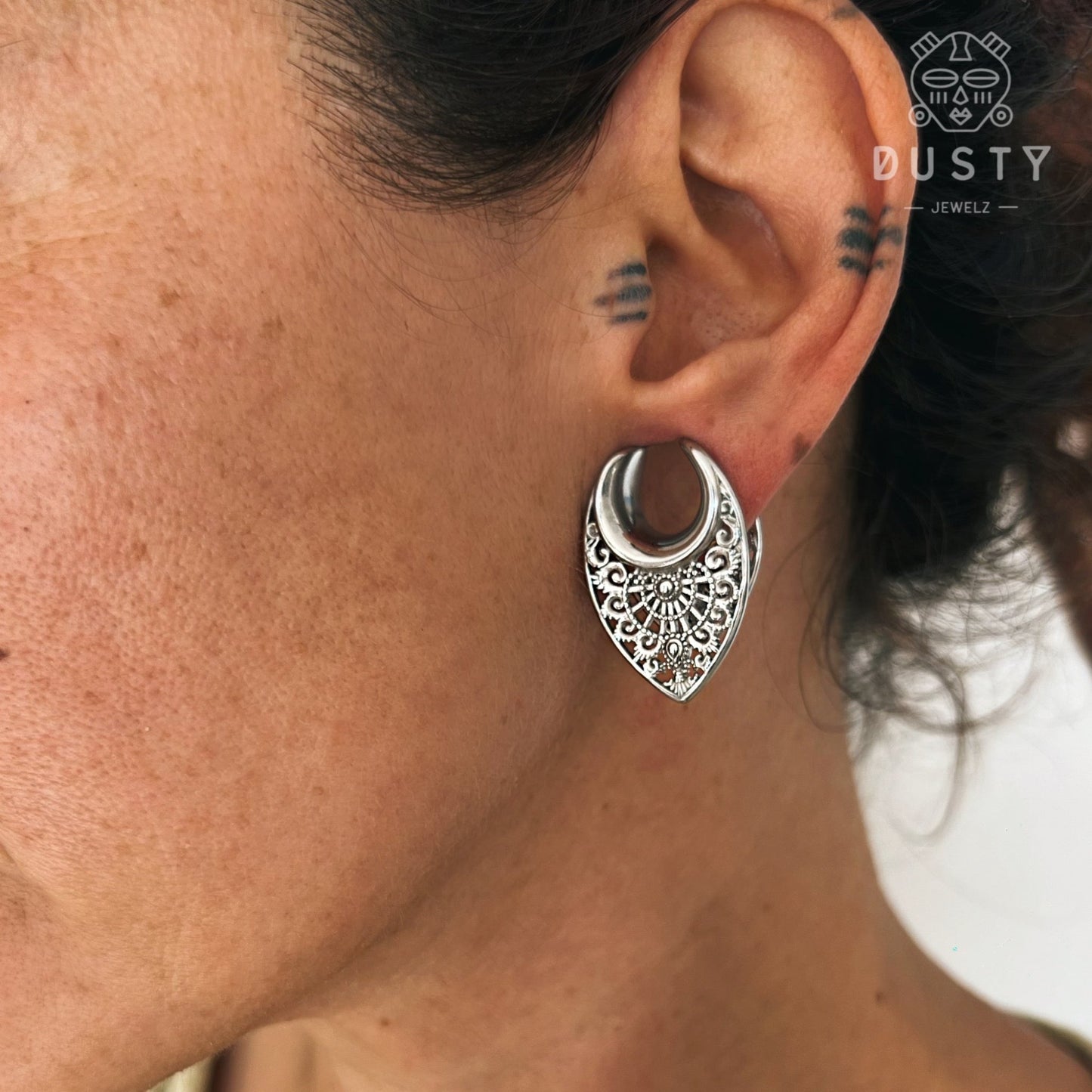 Filigree Teardrop Saddle Plugs | Lobe Spreaders