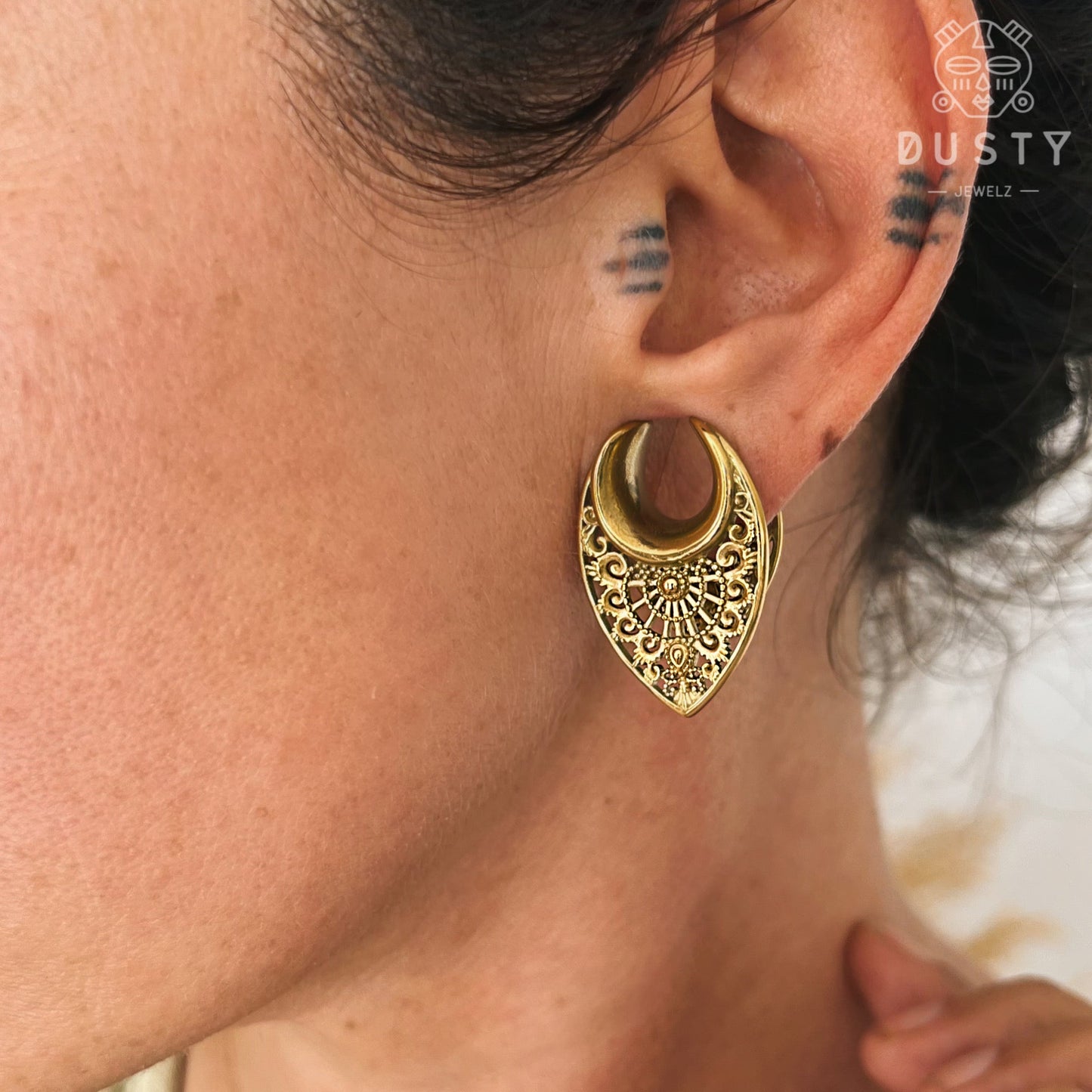 Filigree Teardrop Saddle Plugs | Lobe Spreaders