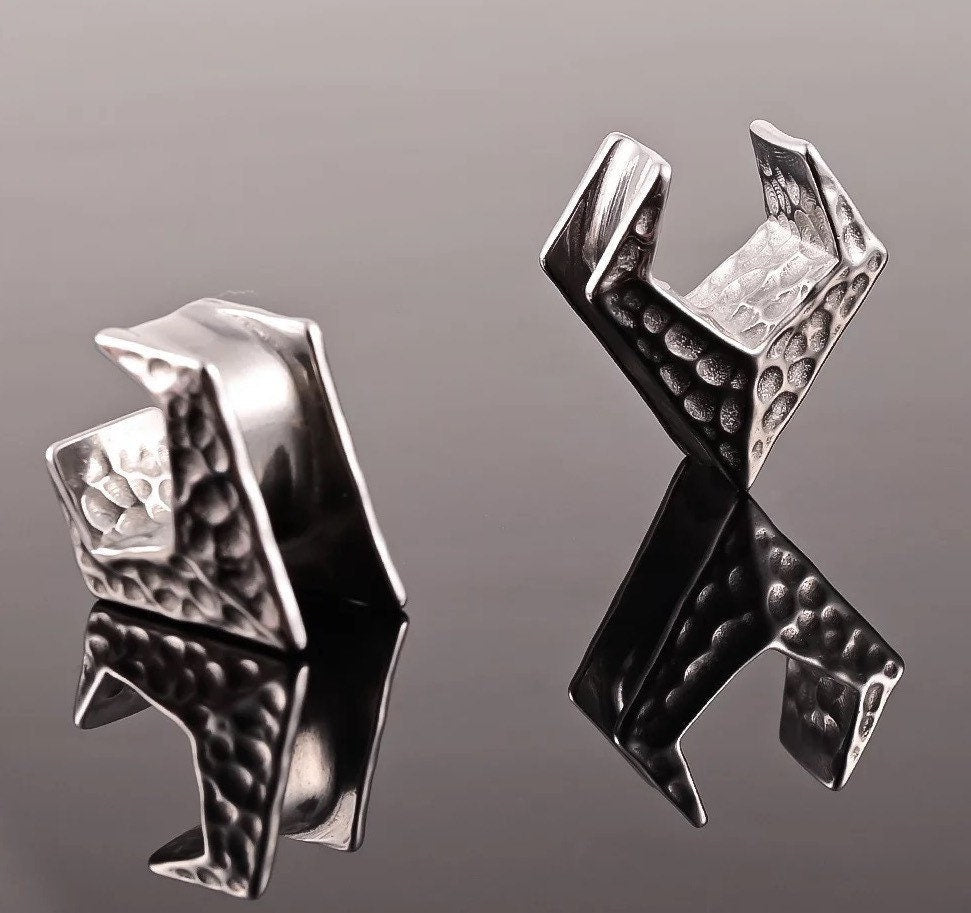 Hammered Triangle Saddle Spreader Plugs - DustyJewelz