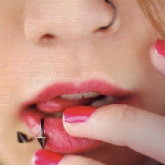 Lip Hugger | Twist Circular Barbell | Curly Lippy Loop - DustyJewelz