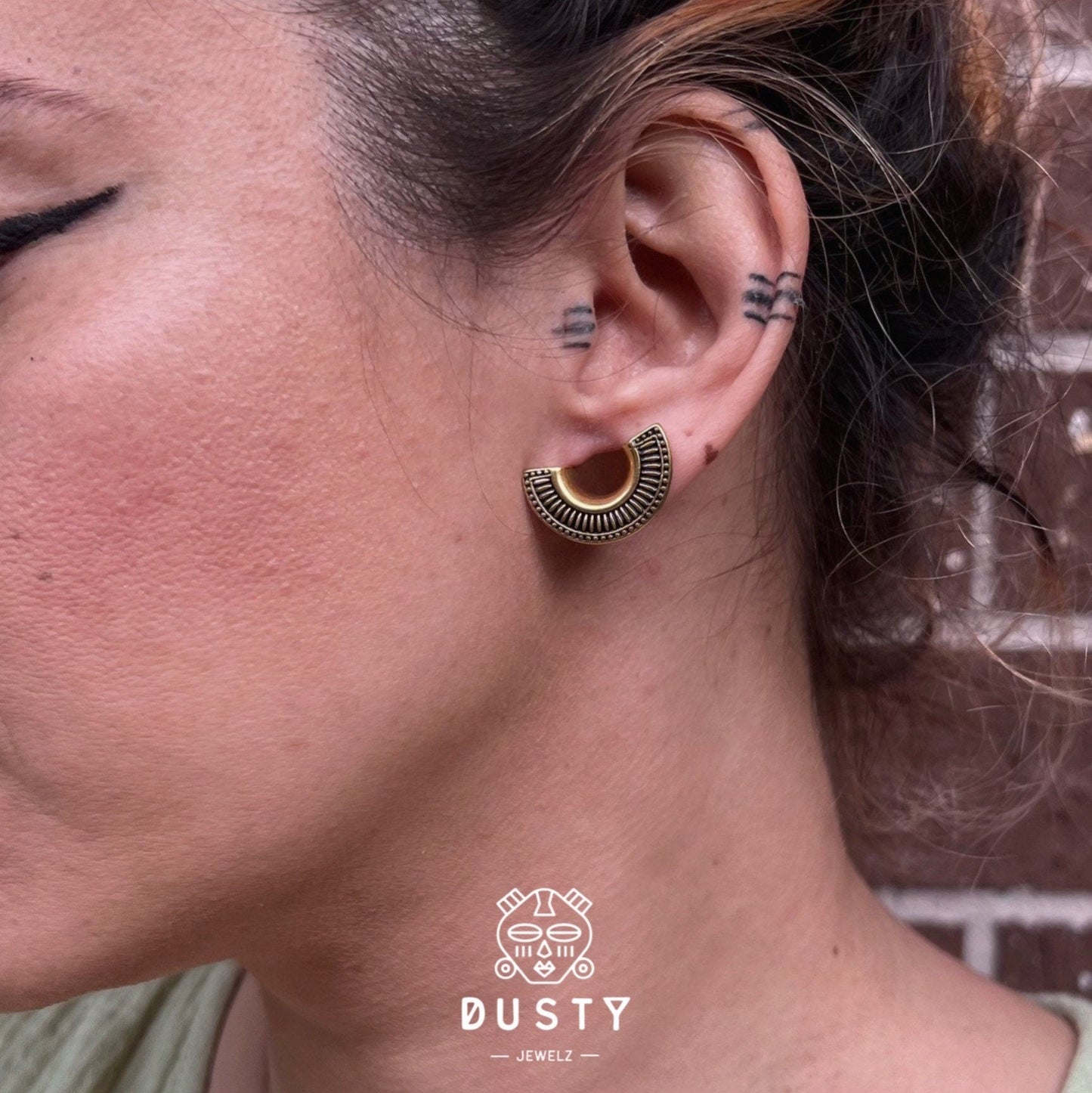 Lobe Shield Saddle Hangers | Carved Steel Tunnels - DustyJewelz