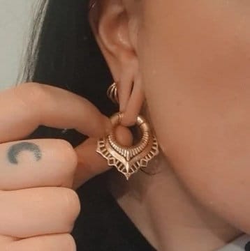 Magnetic Circle Ear Weights | Lace Lobe Hangers - DustyJewelz