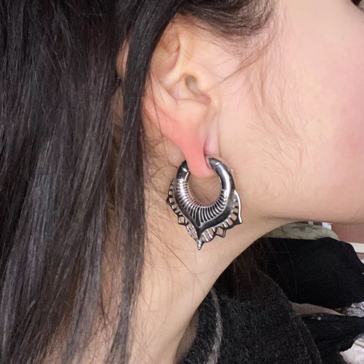 Magnetic Circle Ear Weights | Lace Lobe Hangers - DustyJewelz