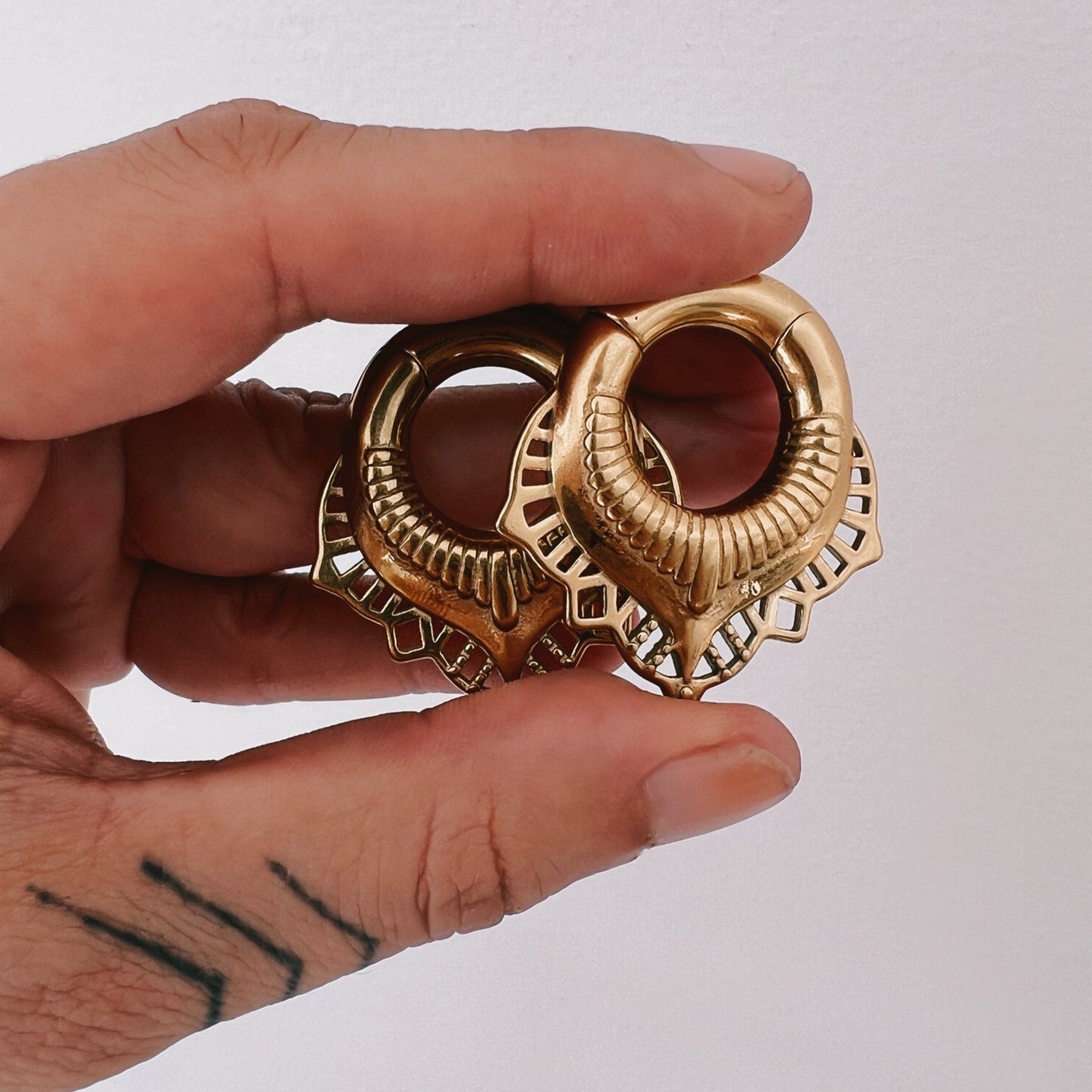 Magnetic Circle Ear Weights | Lace Lobe Hangers - DustyJewelz