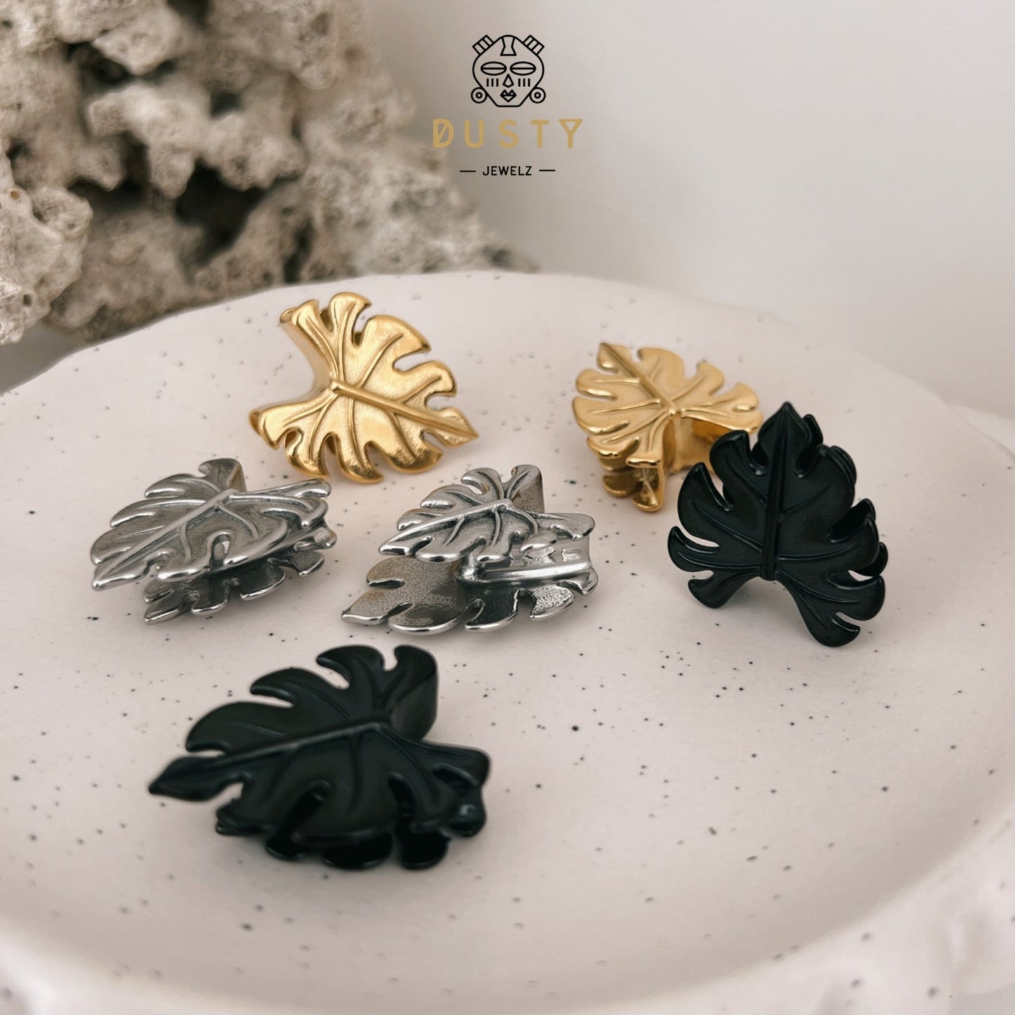 Monstera Leaf Saddle Ear Spreaders | Steel Plugs