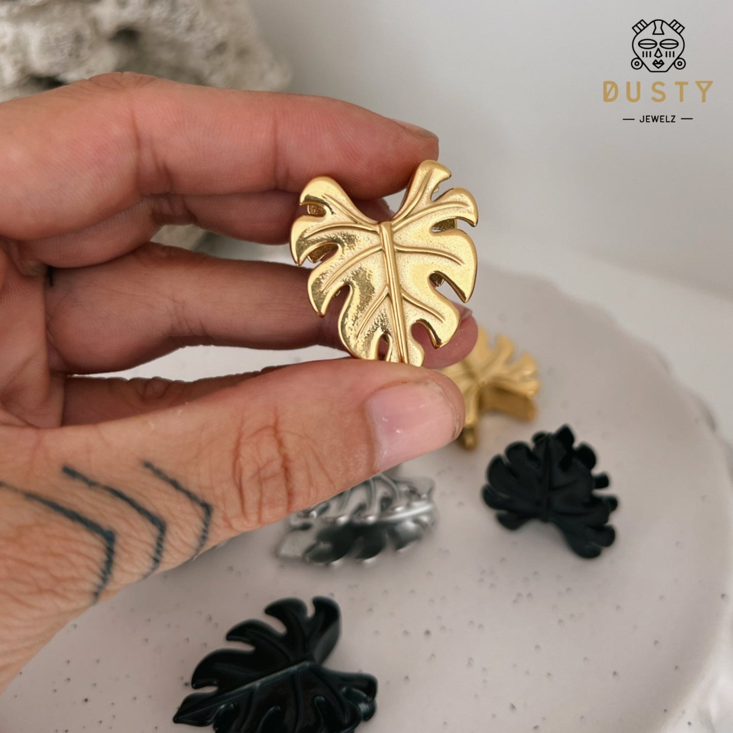 Monstera Leaf Saddle Ear Spreaders | Steel Plugs
