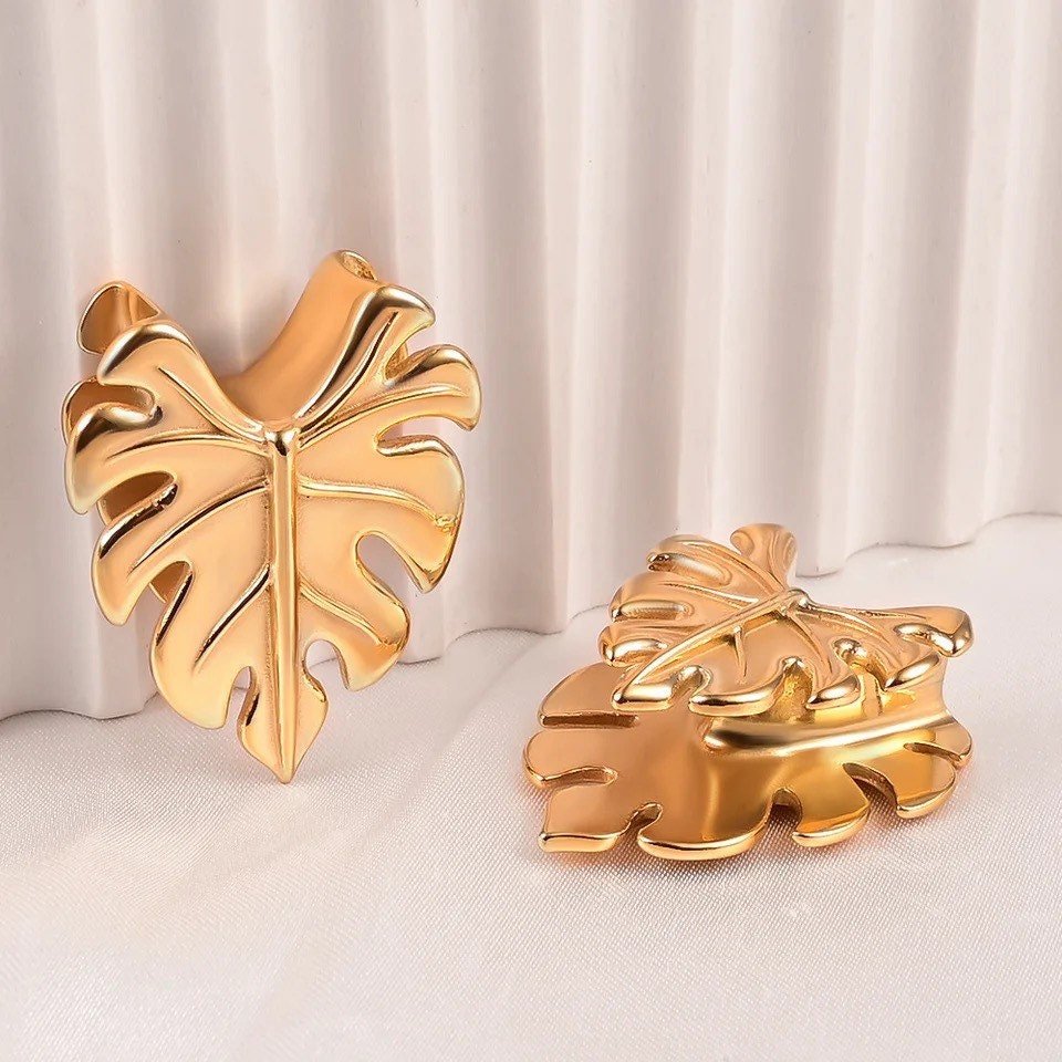 Monstera Leaf Saddle Ear Spreaders | Steel Plugs