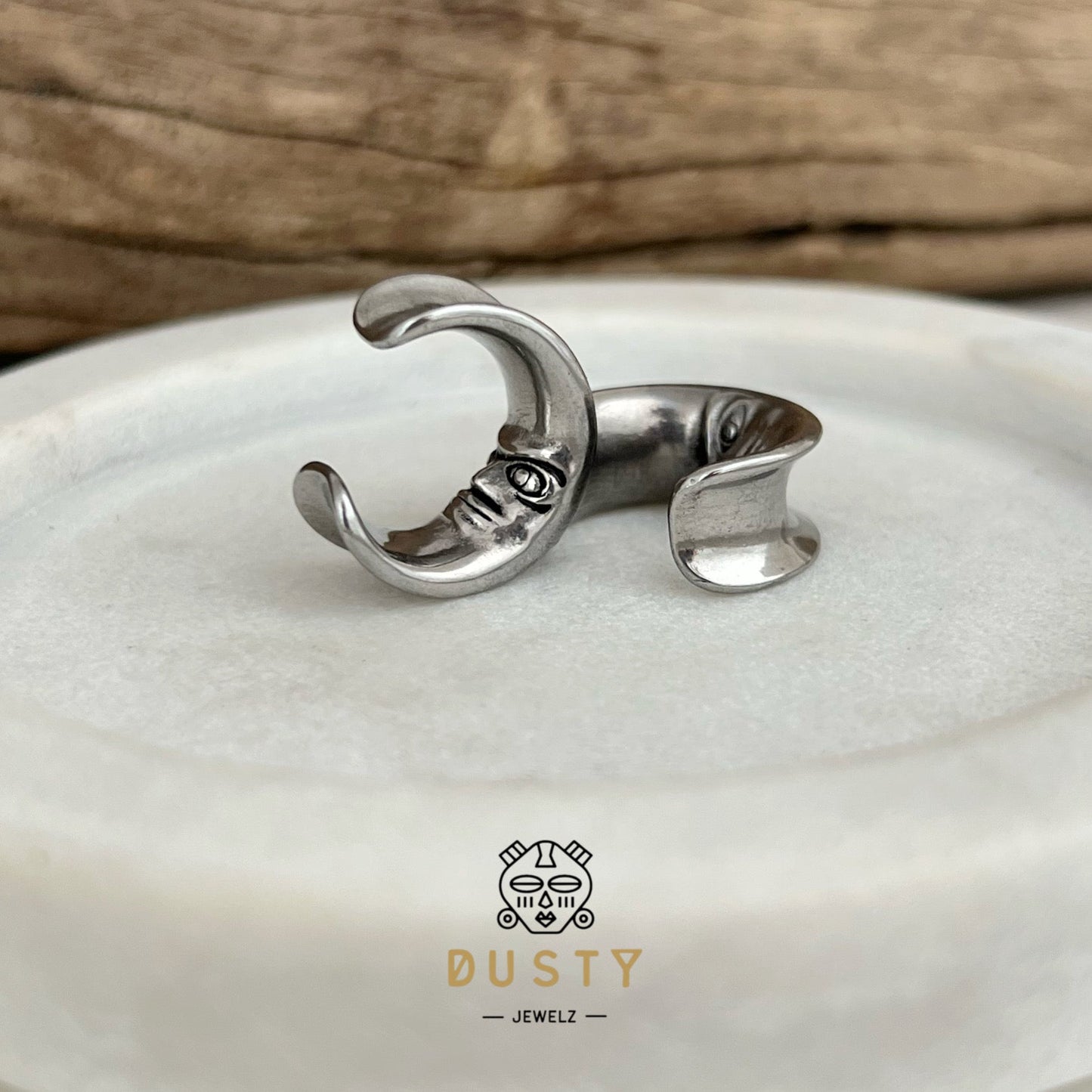 Moon Crescent Ear Saddle Spreader