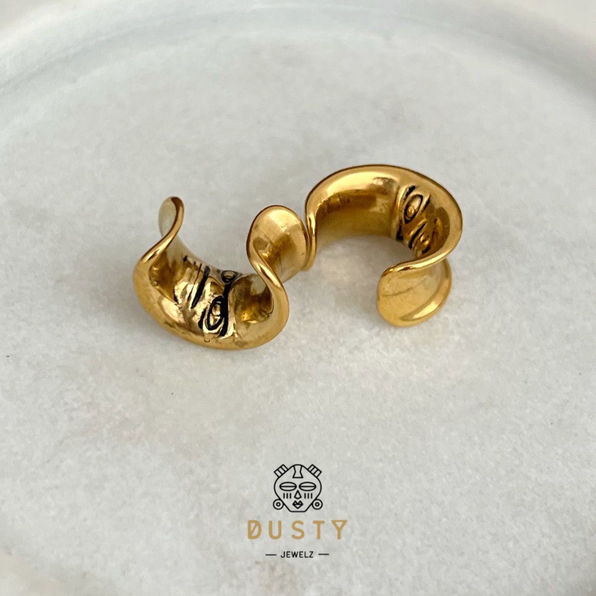 Moon Crescent Ear Saddle Spreader