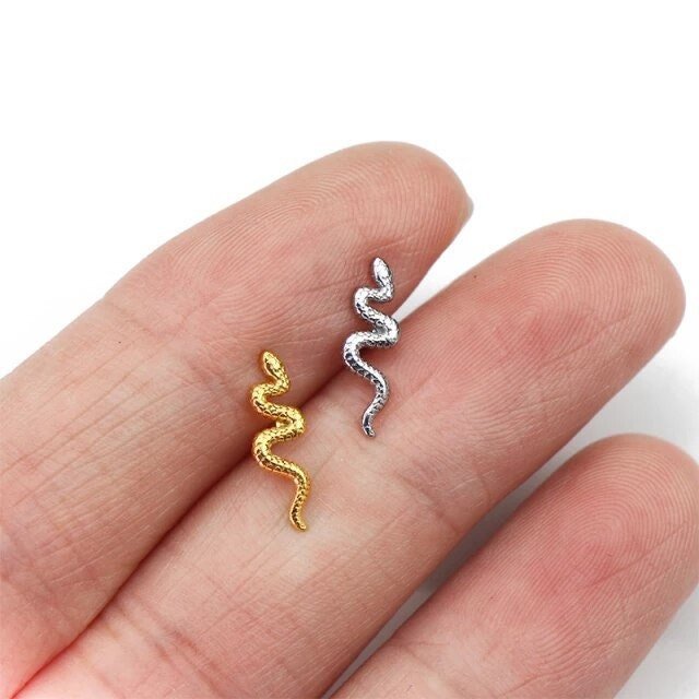 Snake Labret Stud | Internally Threaded - DustyJewelz