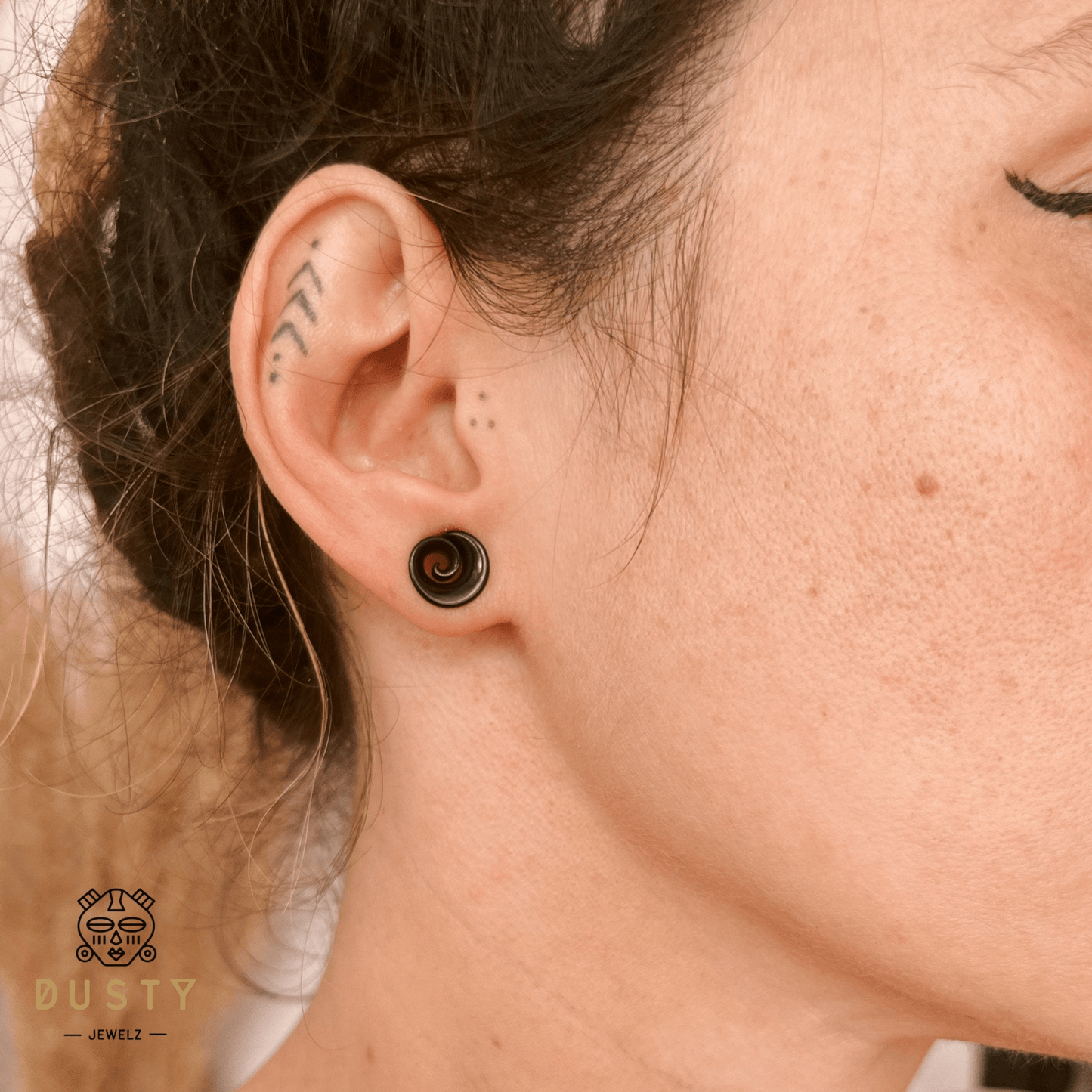 Swirl Ear Saddle Spreader | Spiral Steel Tunnels - DustyJewelz