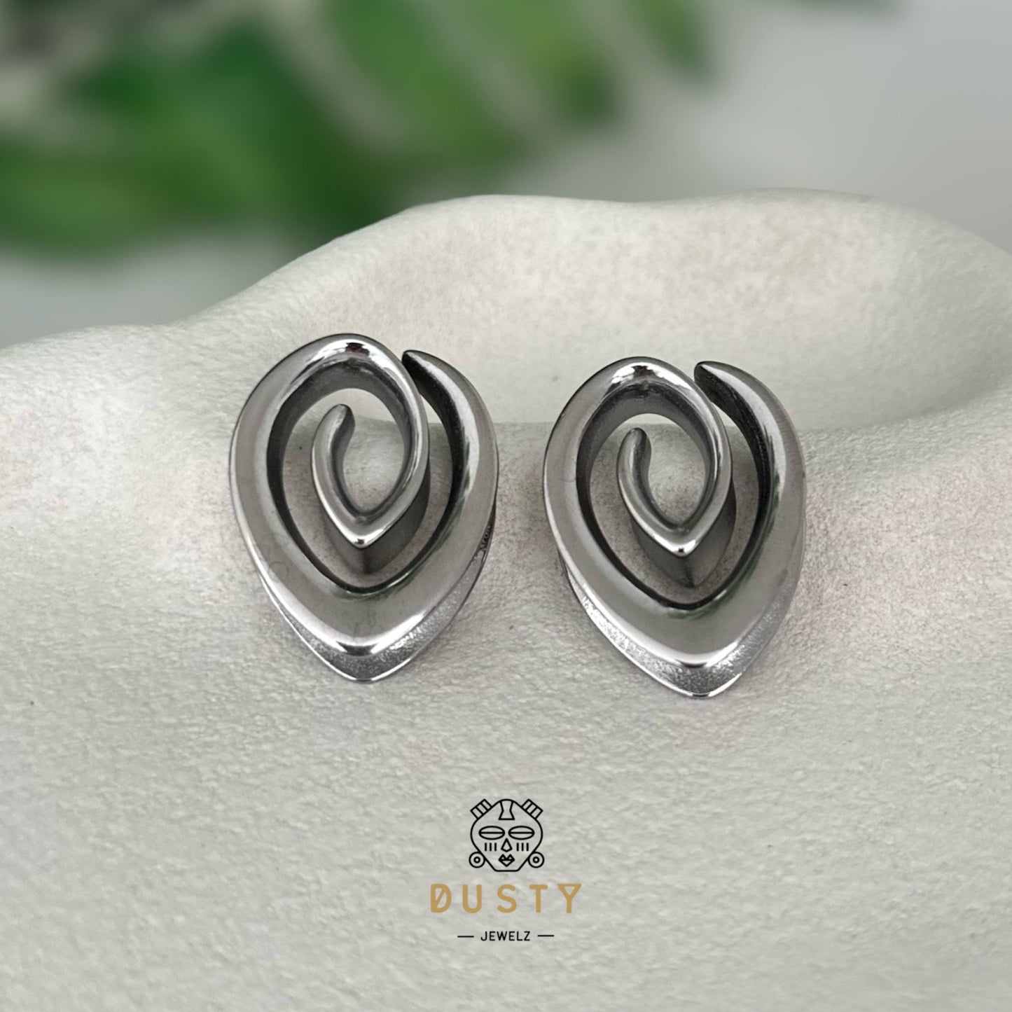 Swirl Teardrop Ear Saddle Spreader | Spiral Steel Tunnels - DustyJewelz