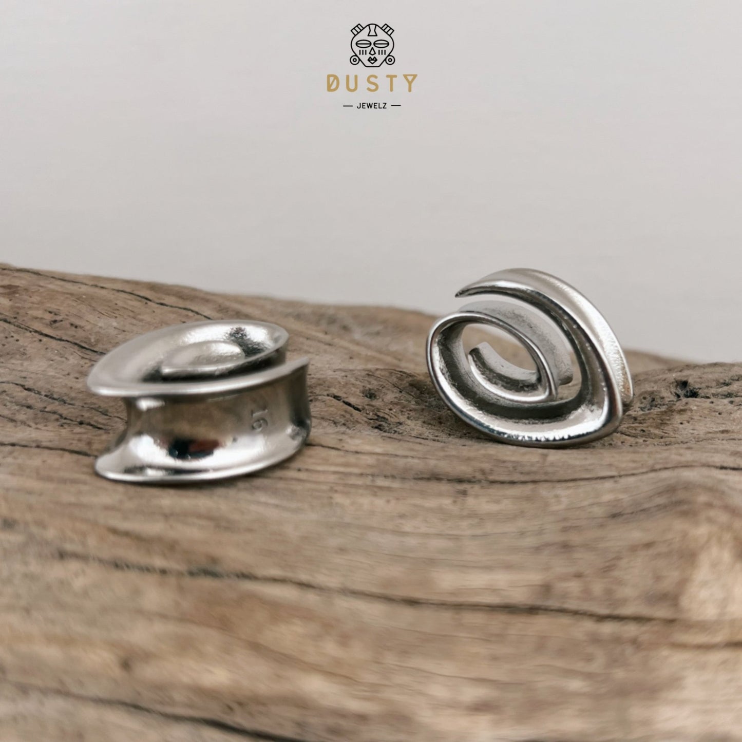 Swirl Teardrop Ear Saddle Spreader | Spiral Steel Tunnels - DustyJewelz