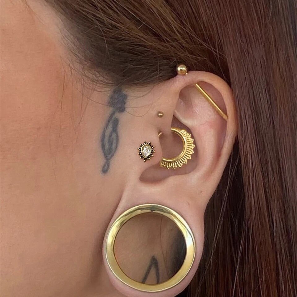 Teardrop Gem Labret Stud | Medusa Piercing | 16g Surgical Steel - DustyJewelz