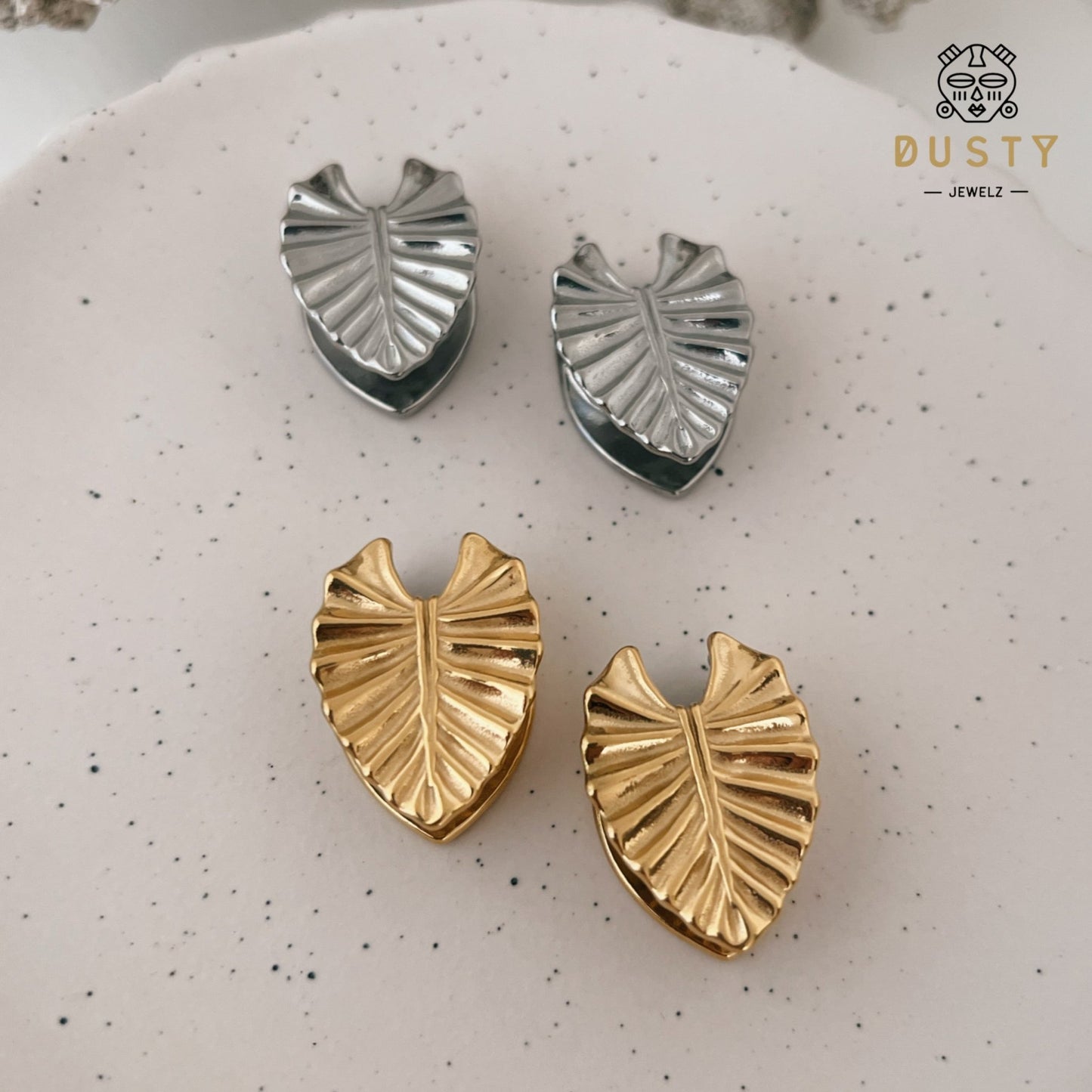 Teardrop Leaf Saddle Plugs | Steel Spreaders - DustyJewelz