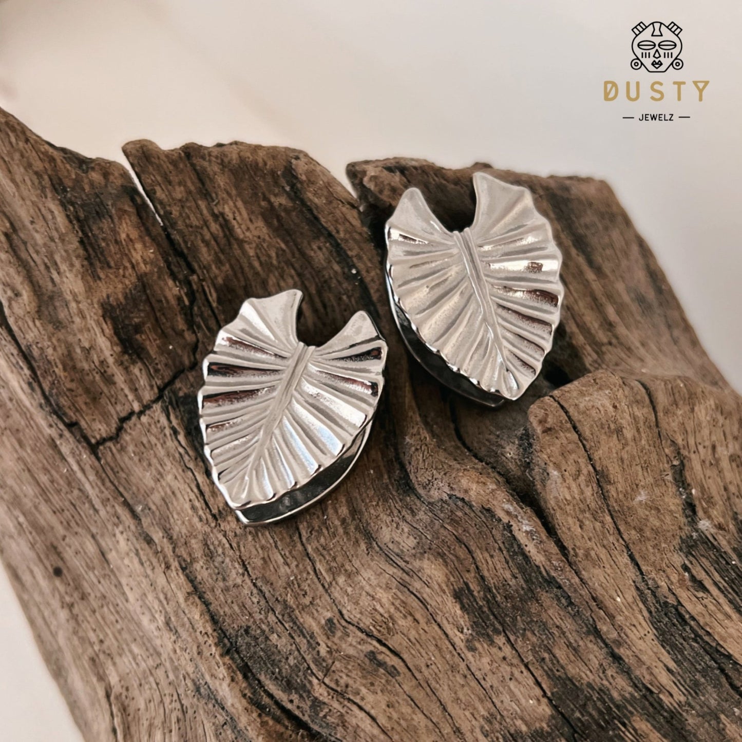 Teardrop Leaf Saddle Plugs | Steel Spreaders - DustyJewelz